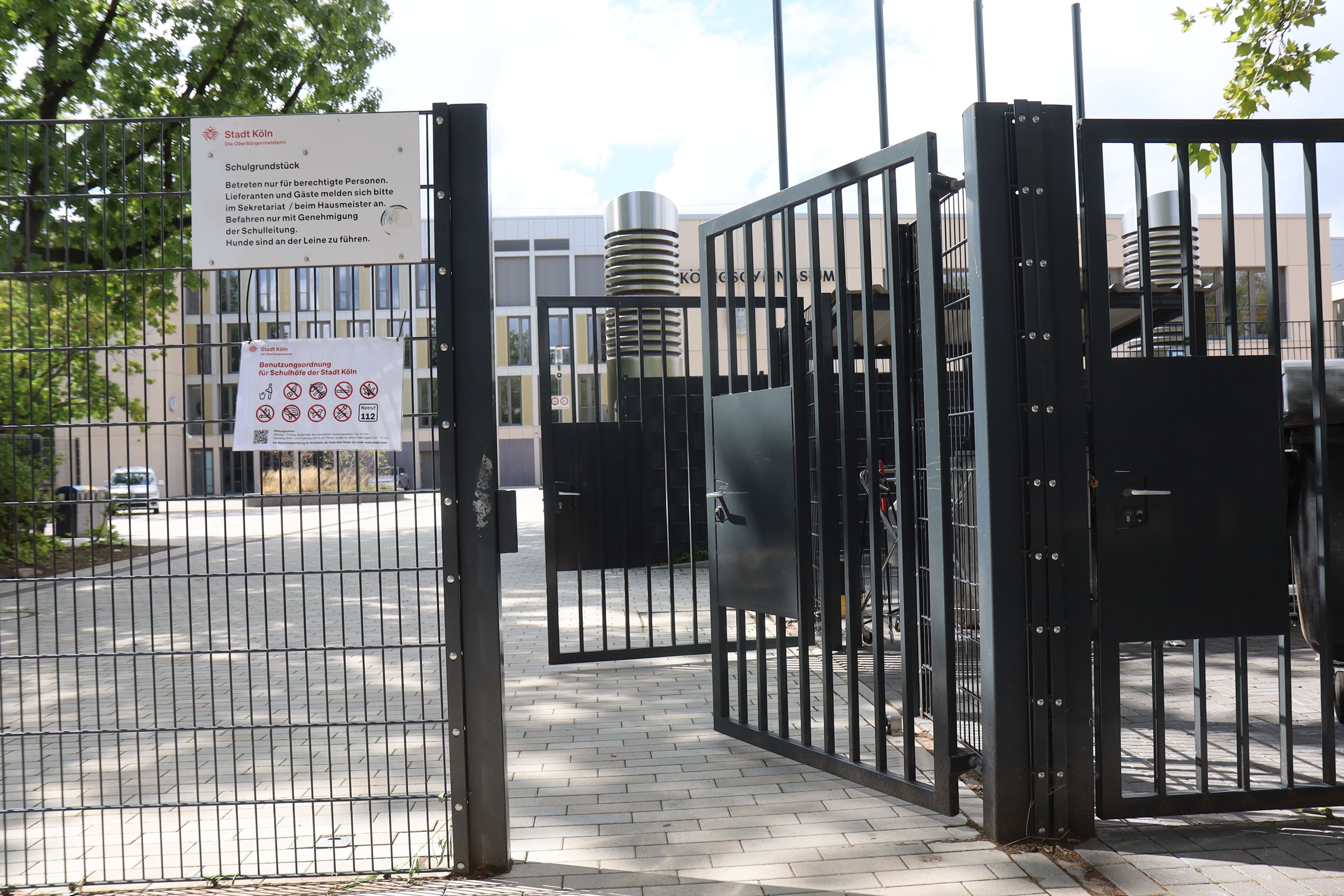Die Stadt Köln hat in den Schulferien zahlreiche sonst versperrte Schulhöfe für die öffentliche Nutzung geöffnet