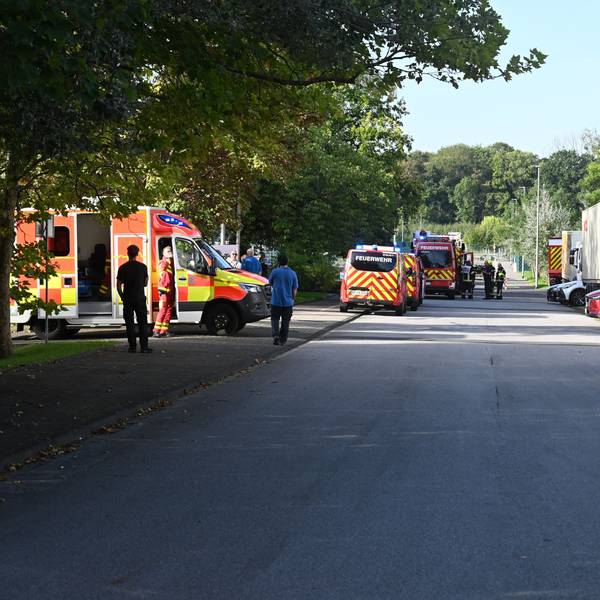 In Bergheim-Quadrath-Ichendorf ist bei einer Firma eine Maschine in Brand geraten.