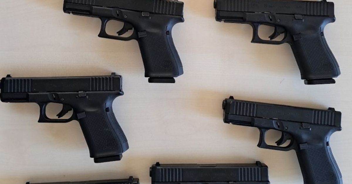 Zugriff in Köln und Wuppertal: Fahnder finden mehr als 160 Schusswaffen – ...