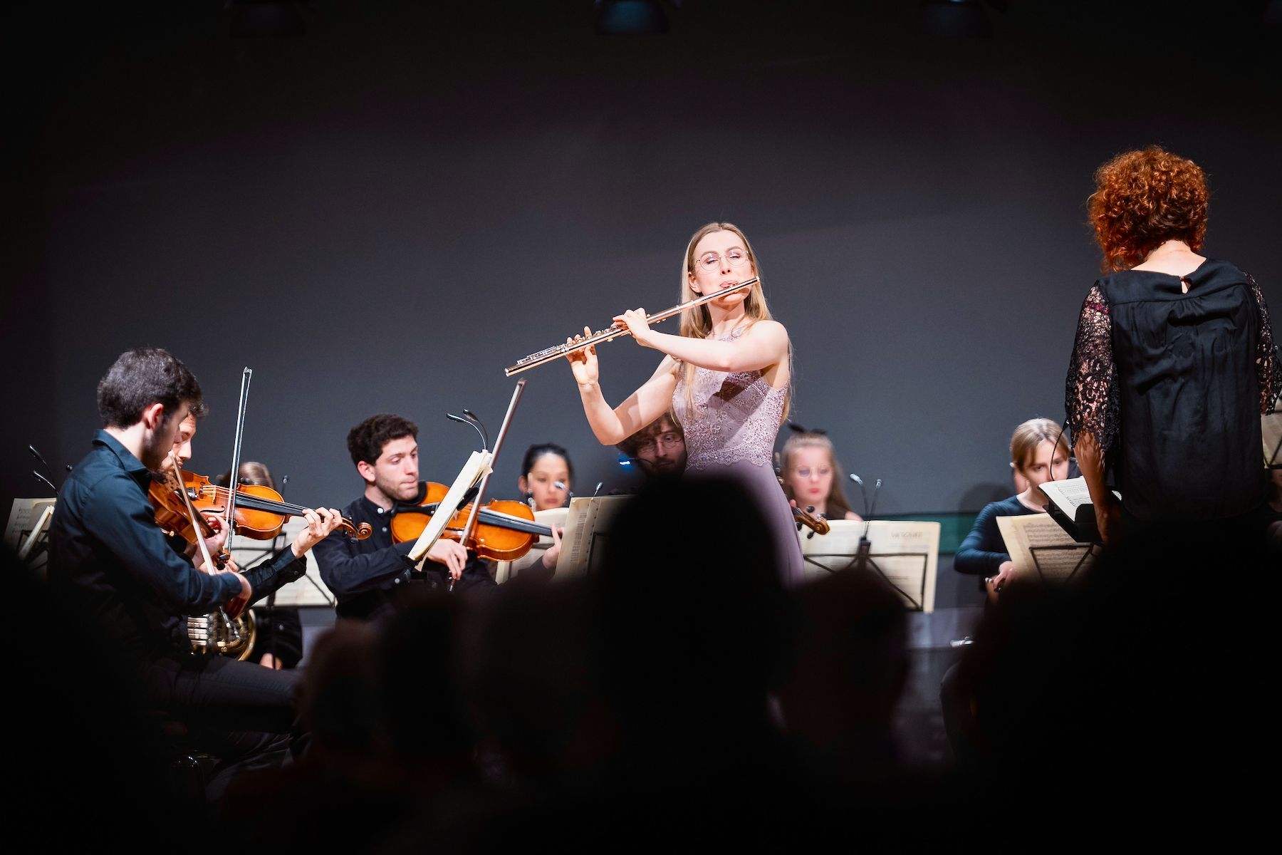 Klara Herkenhöhner als Solistin beim Mozartkonzert.