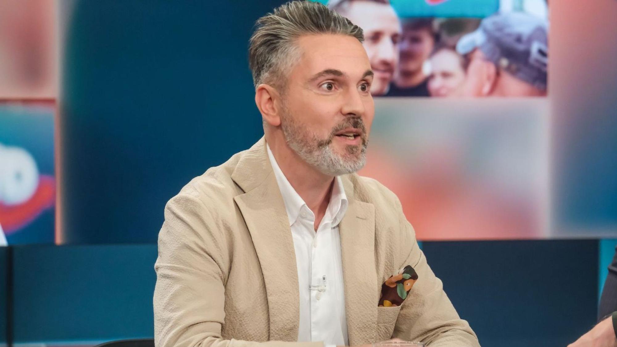 „Sagen Sie doch einfach, dass Sie derzeit nicht regieren wollen“, warf BSW-Parteivorsitzende Fabio de Masi dem AfD-Mann Markus Frohnmaier vor. (Bild: WDR/Oliver Ziebe)