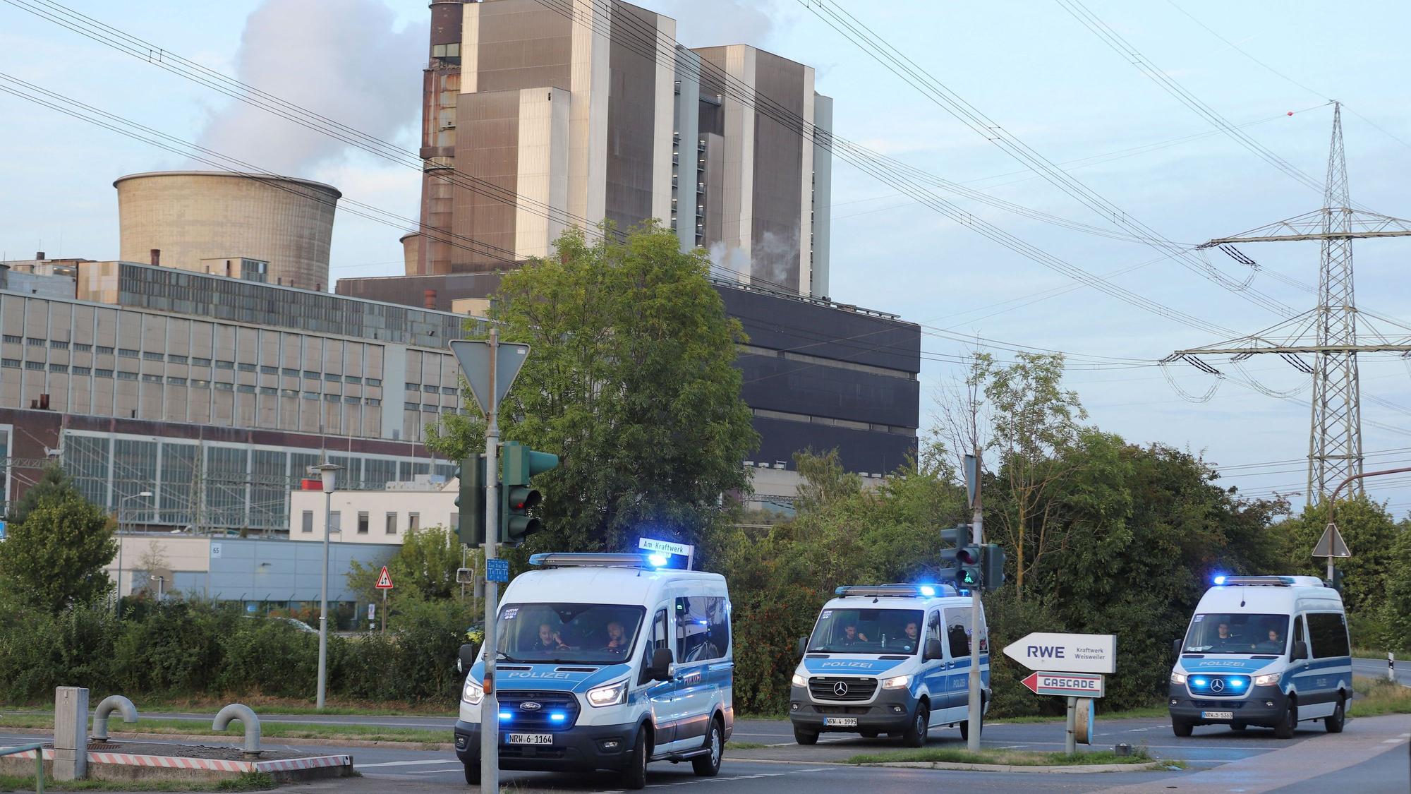 Polizeieinsatz am Montag (7. September) am Kraftwerk Weisweiler.