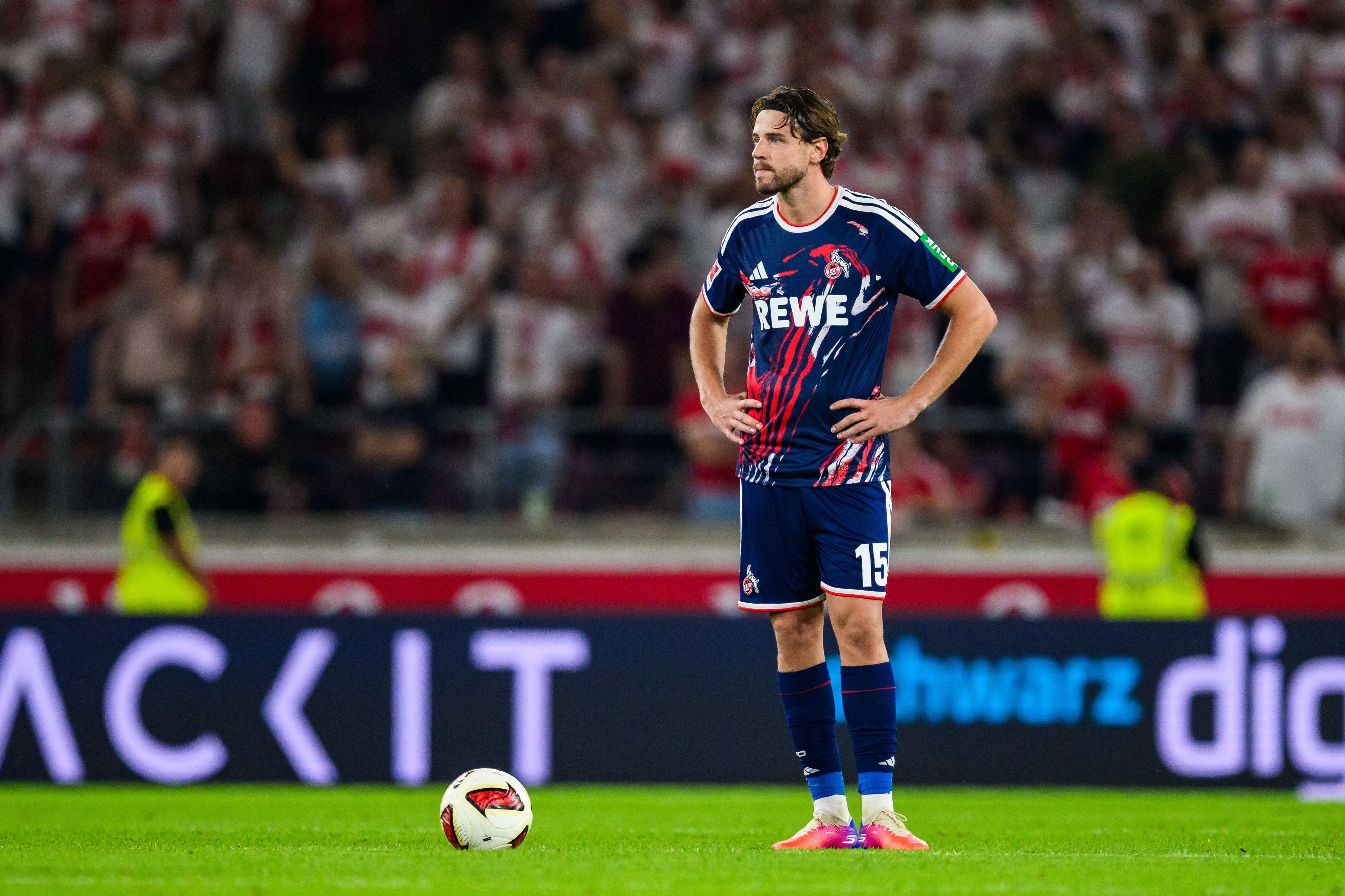 04.09.2026, Baden-Württemberg, Stuttgart: Fußball, Männer: Bundesliga, VfB Stuttgart - 1. FC Köln, 2. Spieltag, MHPArena. Imad Rondić (1. FC Köln) reagiert. Foto: Tom Weller/dpa - WICHTIGER HINWEIS: Gemäß den Vorgaben der Bundesliga bzw. des DFB Deutscher Fußball-Bund ist es untersagt, in dem Stadion und/oder vom Spiel angefertigte Fotoaufnahmen in Form von Sequenzbildern und/oder videoähnlichen Fotostrecken zu verwerten bzw. verwerten zu lassen. +++ dpa-Bildfunk +++