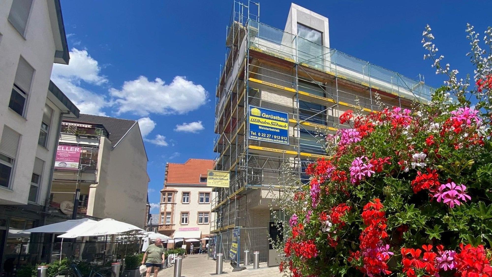 Zu sehen ist das Brühler Rathaus.