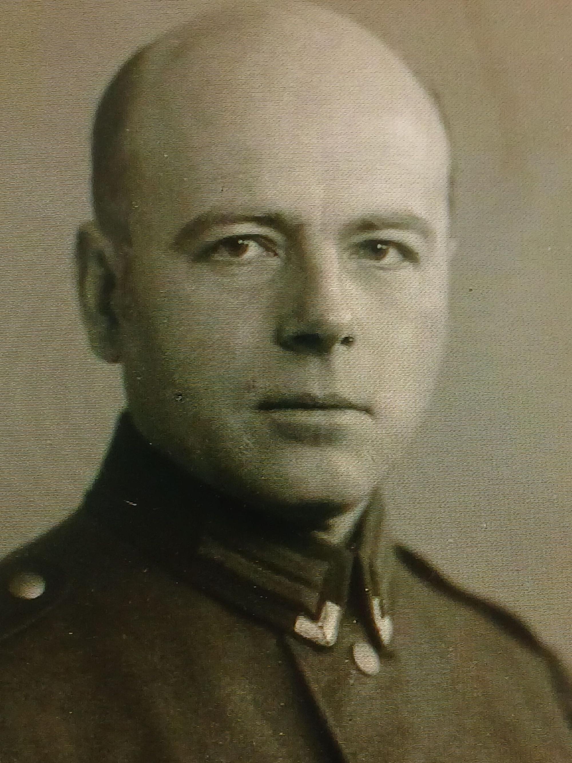 Wolfram Humperdinck in einer Uniform des Nationalsozialistischen Kraftfahrerkorps (NSKK)
