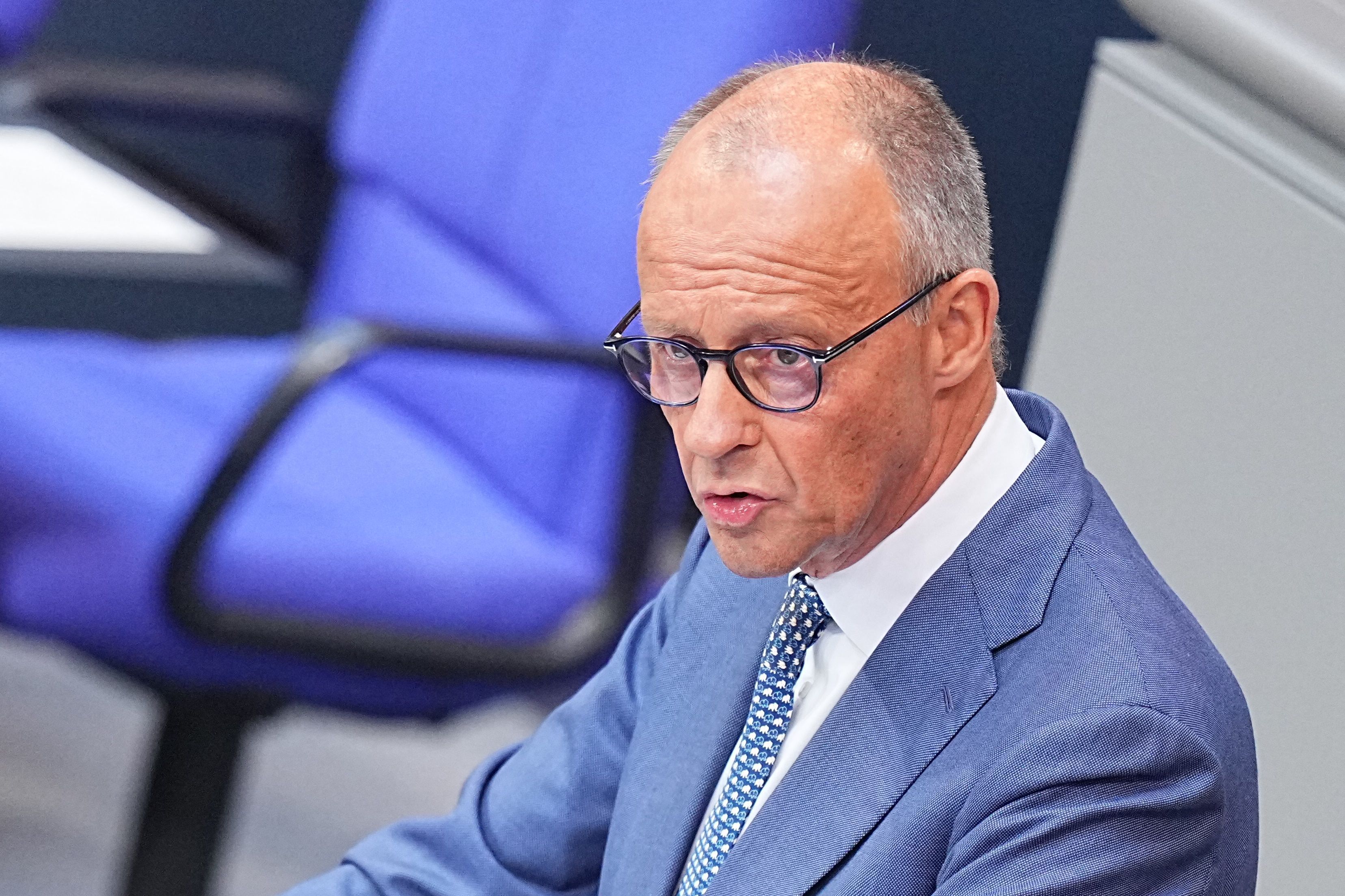 Bundeskanzler Friedrich Merz (CDU) spricht in der Generaldebatte im Bundestag.