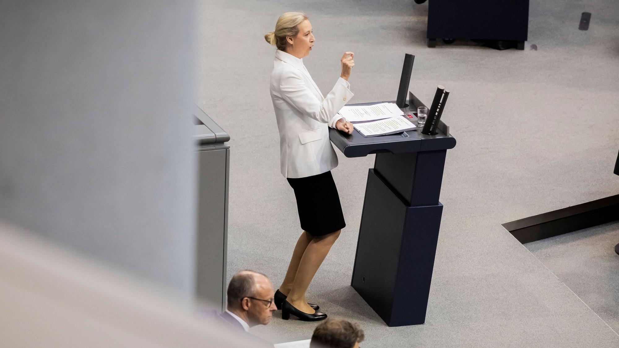 Alice Weidel, Bundesvorsitzende und Fraktionsvorsitzende der AfD, eröffnet die Generaldebatte im Rahmen der Haushaltsberatungen im Bundestag.