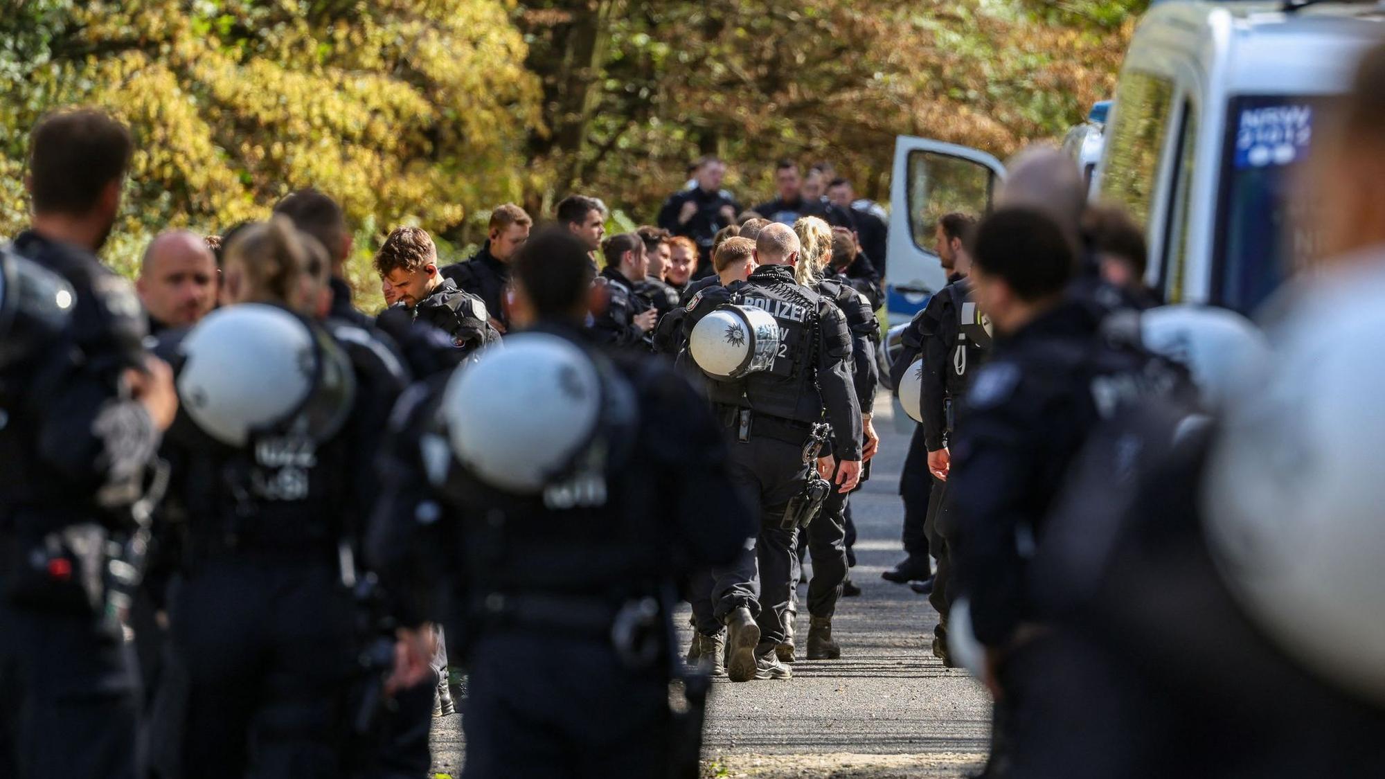 Strom-Sabotage: Suche nach Verdächtigem am Hambacher Forst