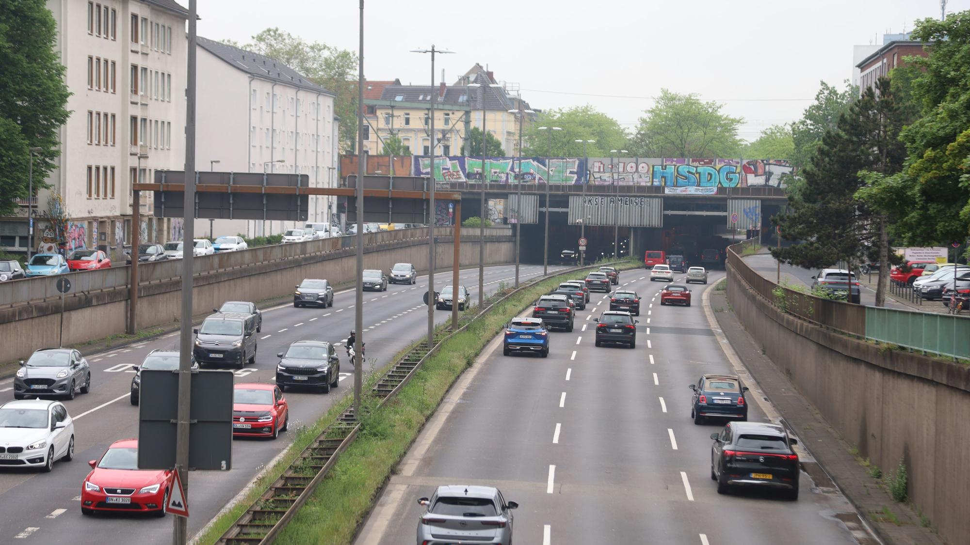 05.05.2026, Köln: Der Herkulestunnel (Tunnel Herkulesstraße) in Köln, ist ein Zubringer zur A57. In beiden Richtungen sollen Blitzer angebracht werden. Foto: Arton Krasniqi