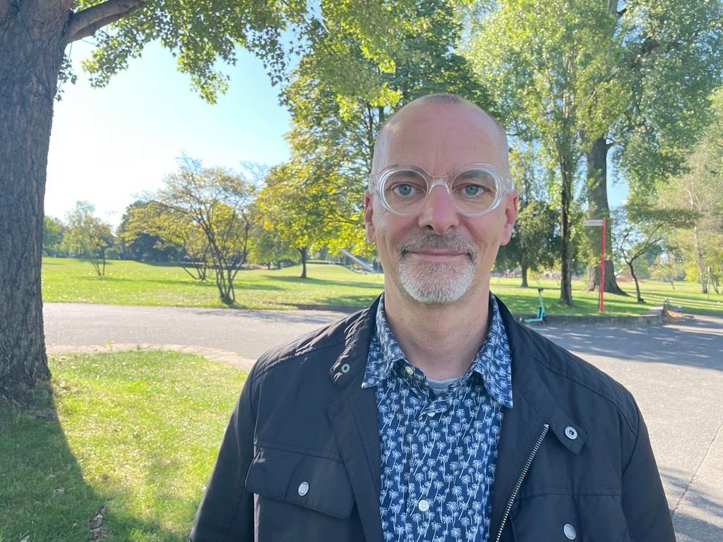 Matthias Weikamm (56) geht gerne im Rheinpark spazieren.