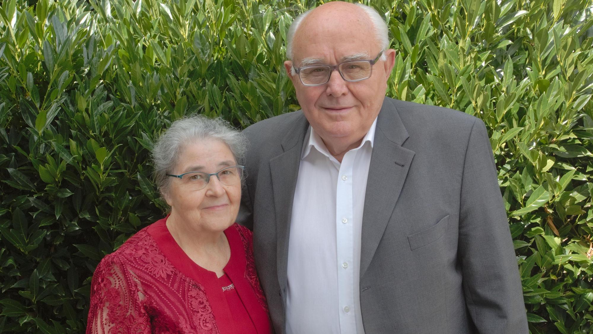 Foto eines Ehepaares, das seit 50 Jahren verheiratet ist.