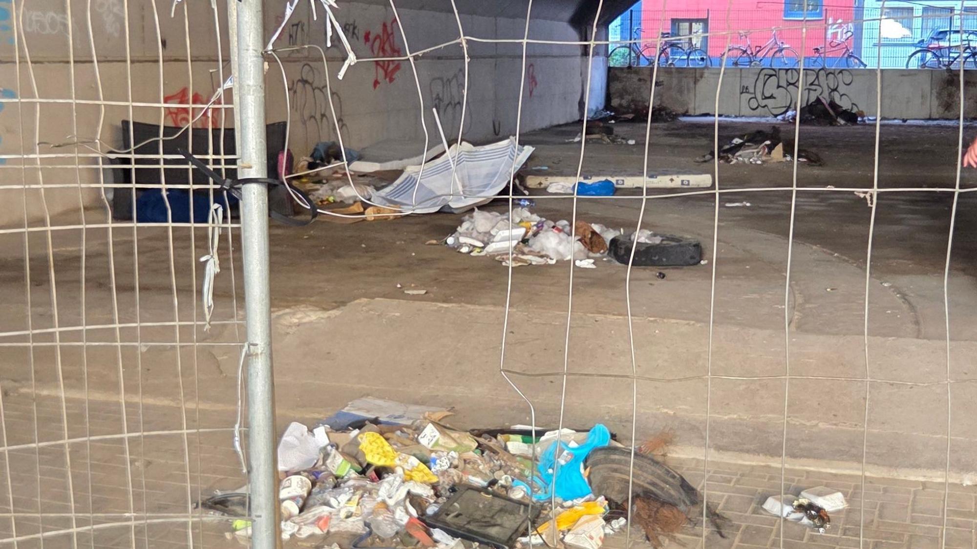 Einige der Bahnbögen am Eigelstein sind verwahrlost.