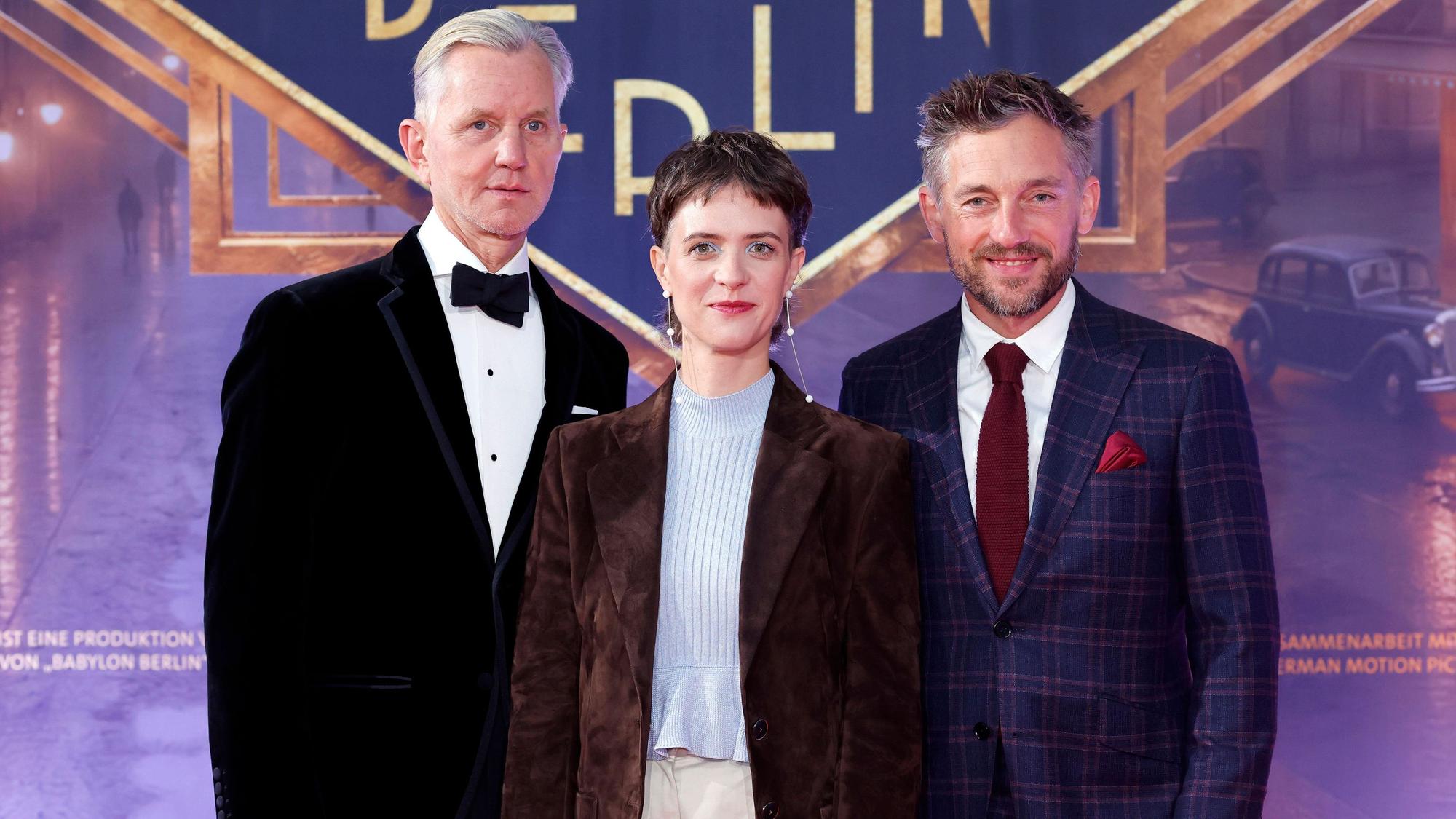Sänger Max Raabe, Schauspielerin Liv Lisa Fries und Schauspieler Volker Bruch in Köln.