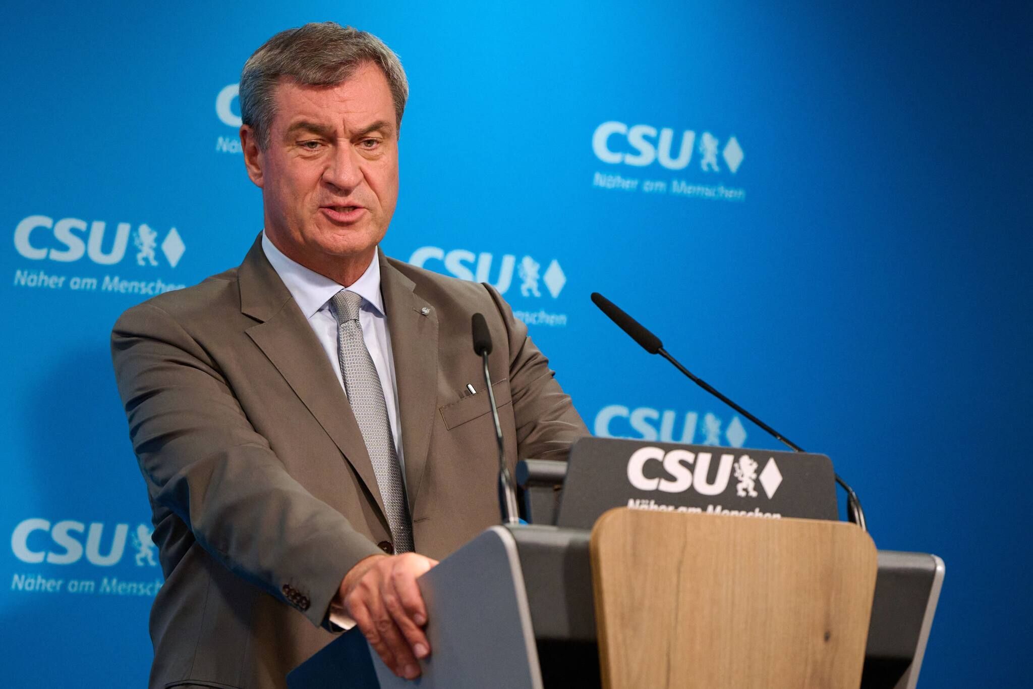 Bayerns Ministerpräsident Markus Söder (CSU) gibt zum Auftakt der Klausurtagung des CSU-Parteivorstands in der CSU-Landesleitung ein Pressestatement.
