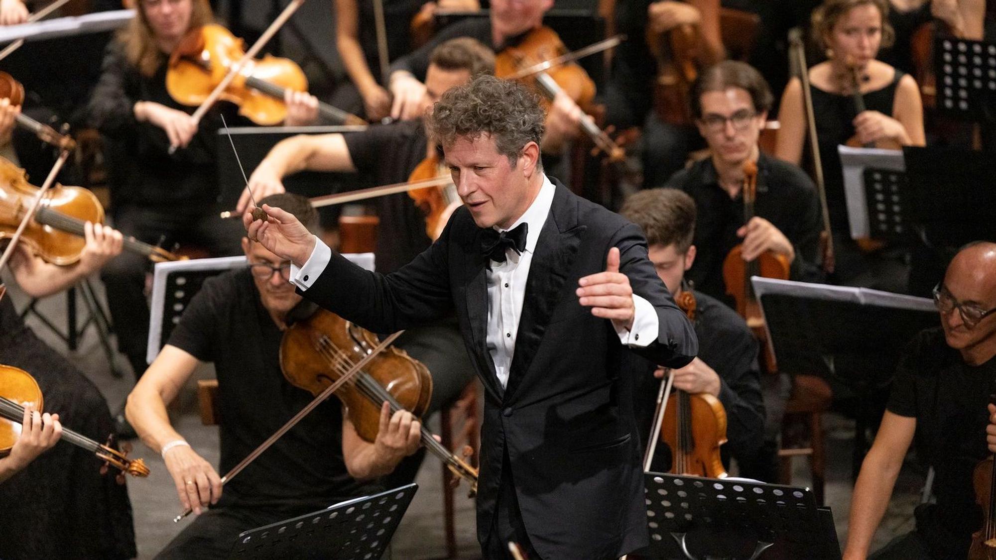 Philipp von Steinaecker mit dem Mahler Academy Orchestra