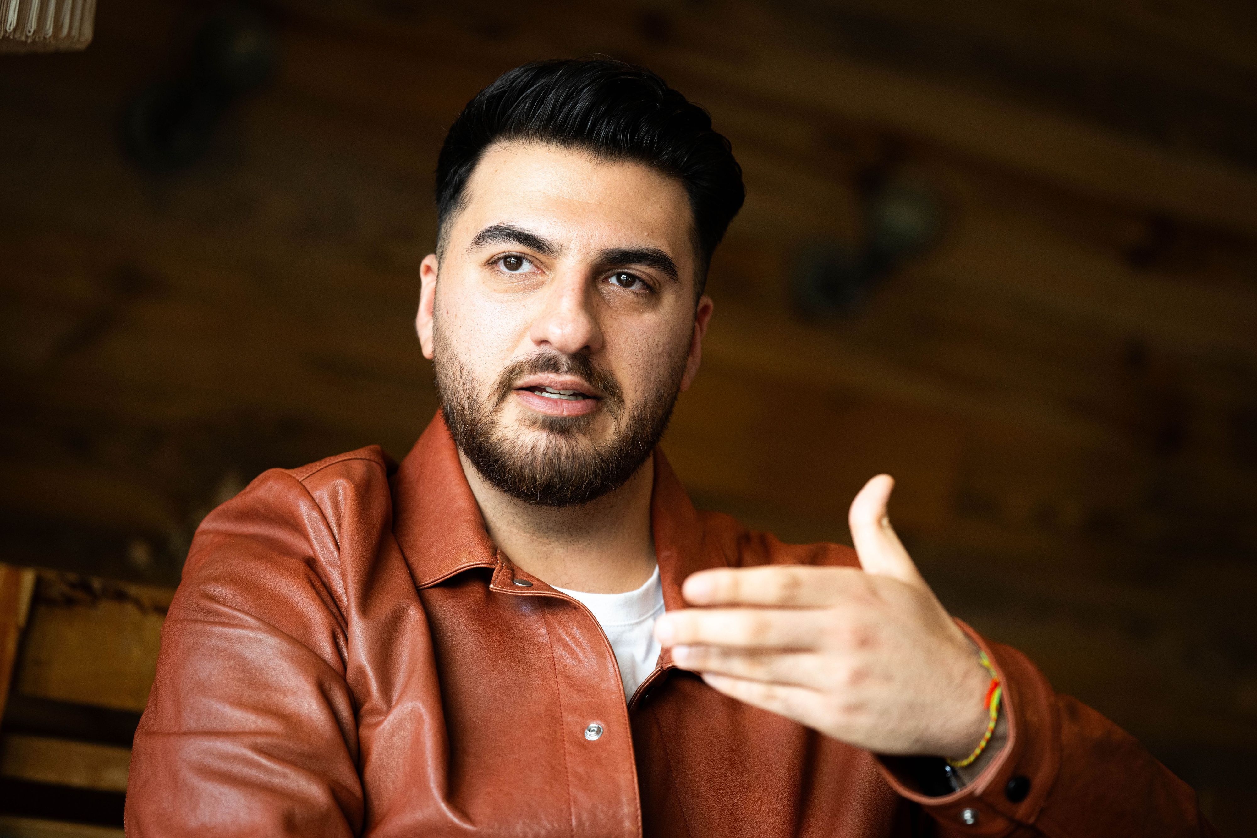 Tahsim Durgun, Content Creator, Comedian und Autor, bei einem Interview.