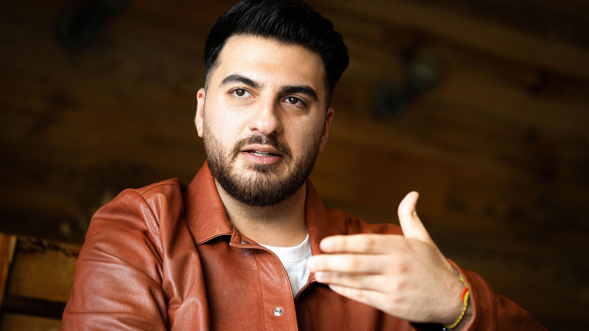 Tahsim Durgun, Content Creator, Comedian und Autor, bei einem Interview.