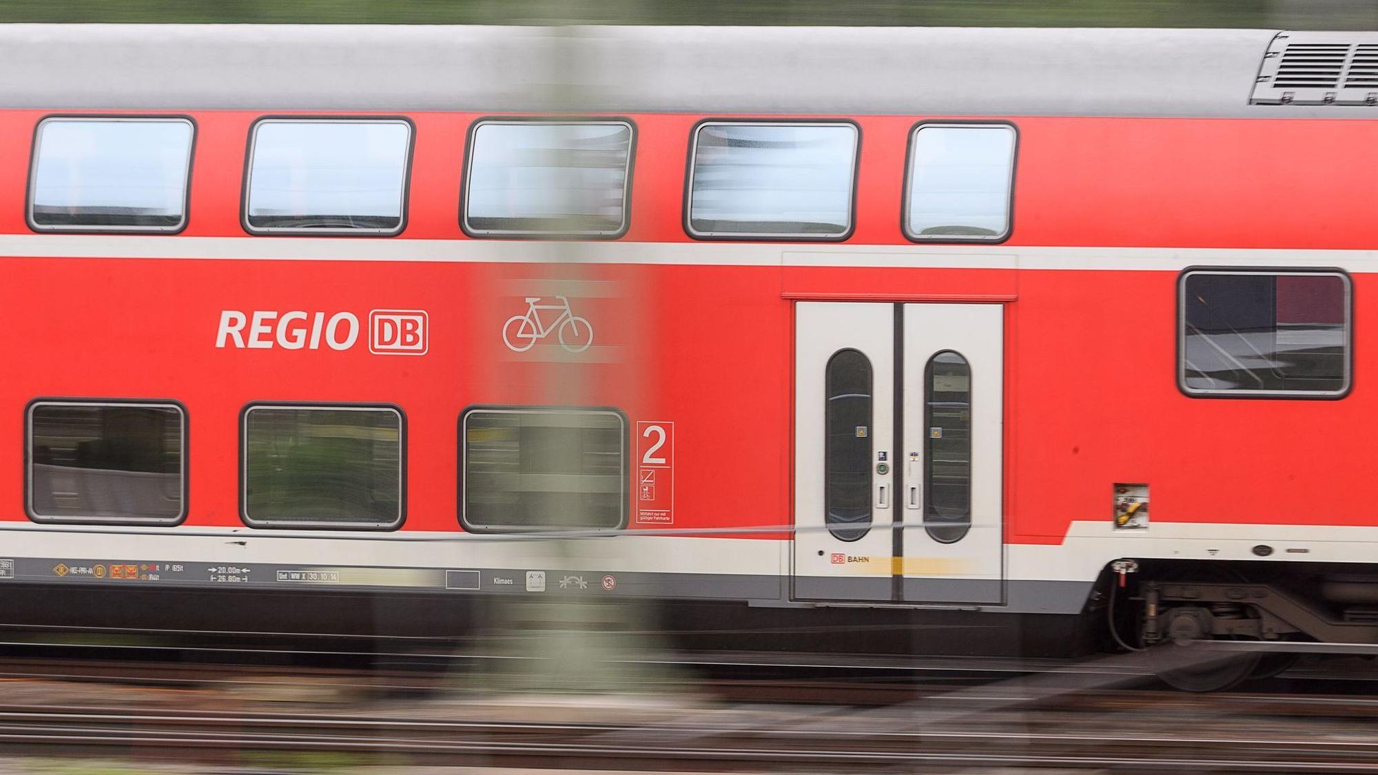 Schulklasse im Regionalexpress attackiert und belästigt