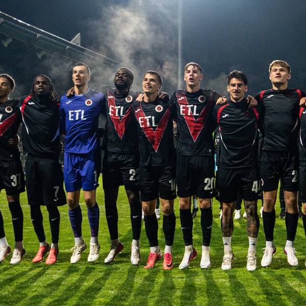 11.09.2026: 3. Liga, Viktoria Köln - Hansa Rostock im Sportpark Höhenberg. Viktoria Köln Jubel vor Kurve WICHTIGER HINWEIS: Gemäß den Vorgaben des DFB und der DFL ist es untersagt, in dem Stadion und/oder vom Spiel angefertigte Fotoaufnahmen in Form von Sequenzbildern und/oder videoähnlichen Fotostrecken zu verwerten bzw. verwerten zu lassen. *** September 11, 2026, 3rd Division: Viktoria Köln vs. Hansa Rostock at Sportpark Höhenberg Viktoria Köln fans celebrating in front of the WICHTIGER HINWEIS section. IMPORTANT NOTICE: In accordance with DFB and DFL regulations, it is prohibited to use or allow the use of photographs taken in the stadium and/or during the game in the form of sequential images and/or video-like photo sequences Copyright: xJordyxFourgonx