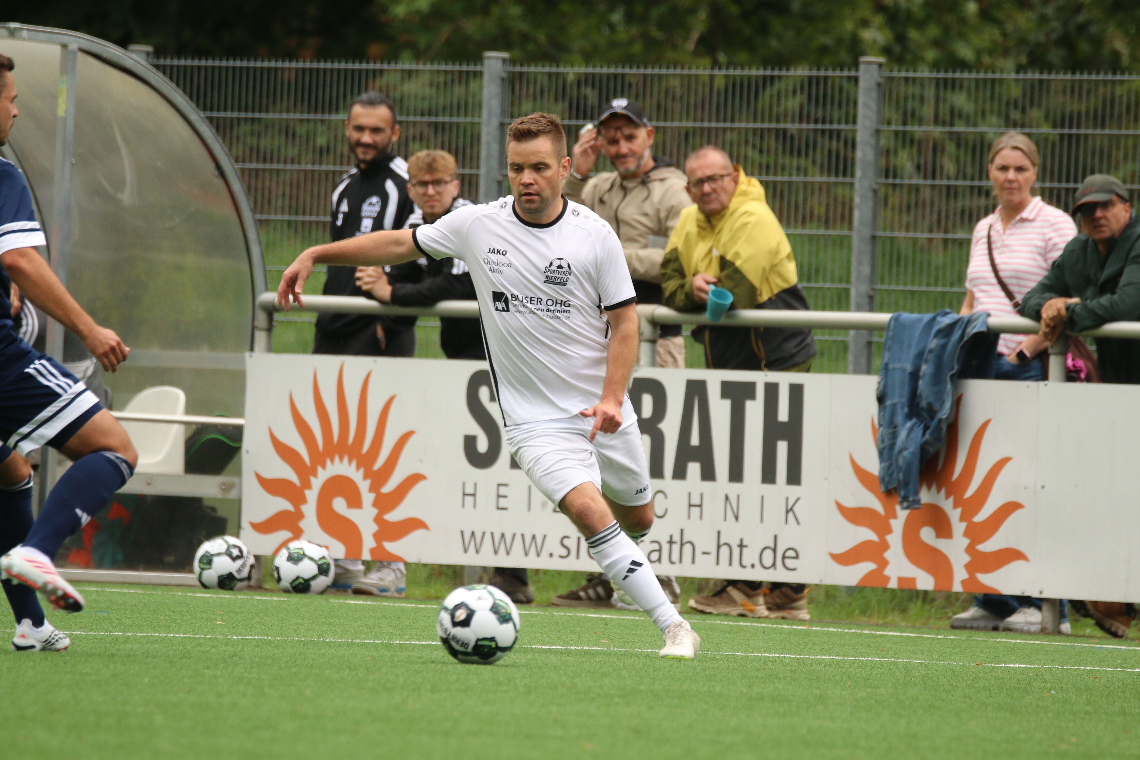Das Bild zeigt Michael Jansen im Spiel gegen den SSV Weilerswist.