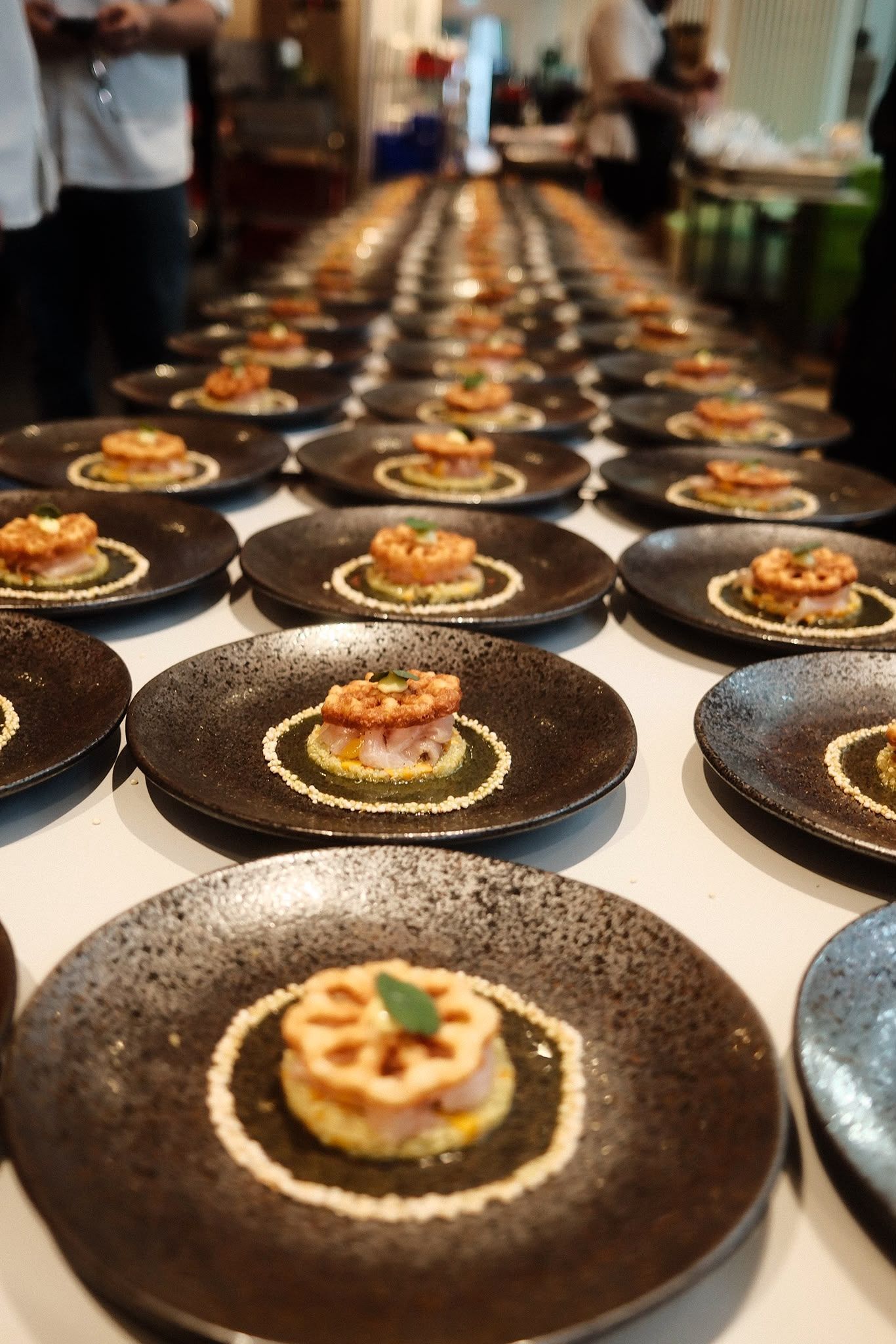 Für mehr als 250 Gäste wurde kunstvoll gekocht und dekoriert.