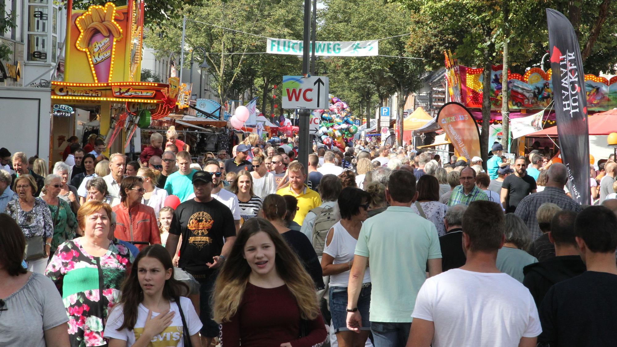Das Stadtfest Hennef zieht Zentausende Menschen an. Archivfoto.