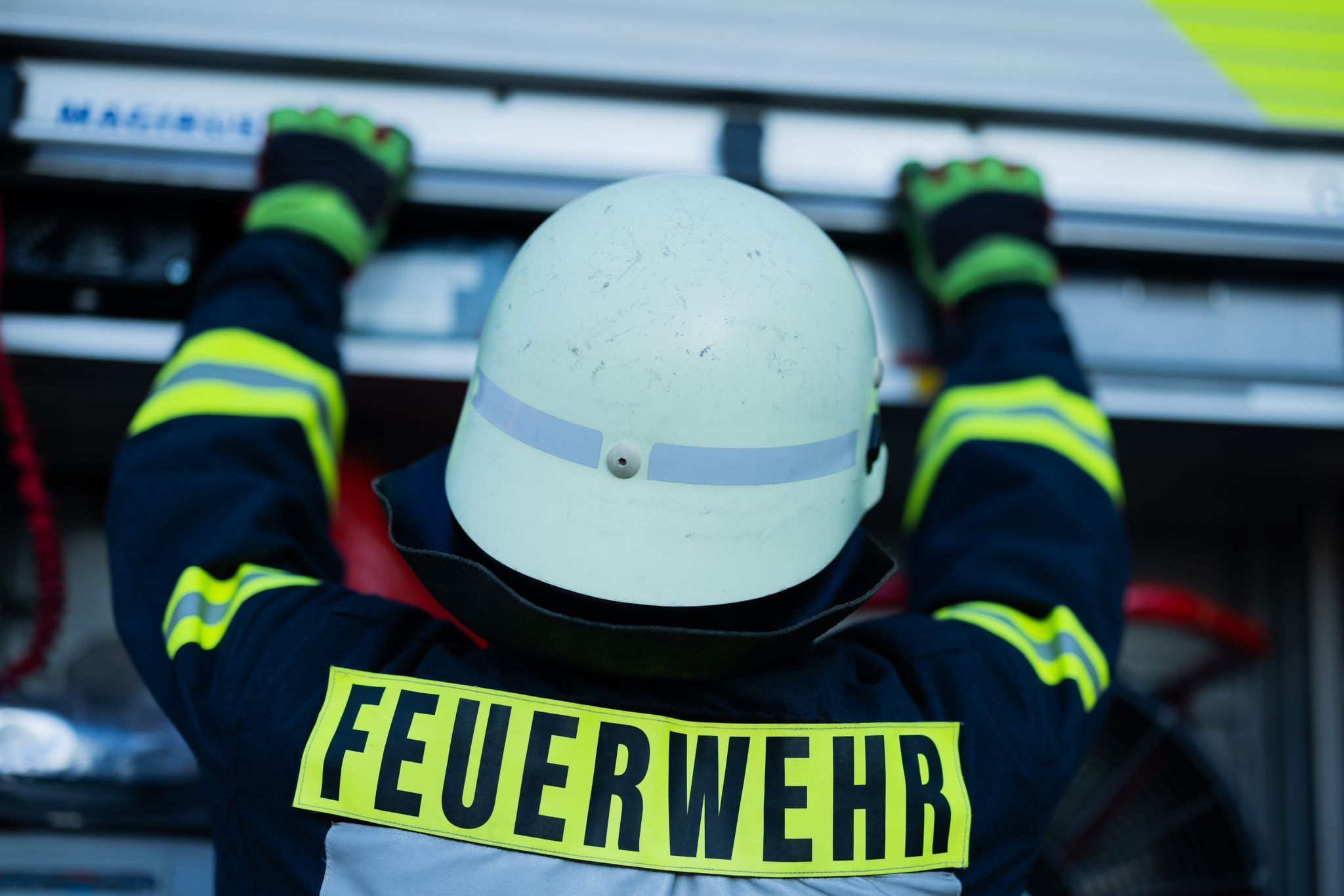 Zehn Verletzte nach Säureaustritt