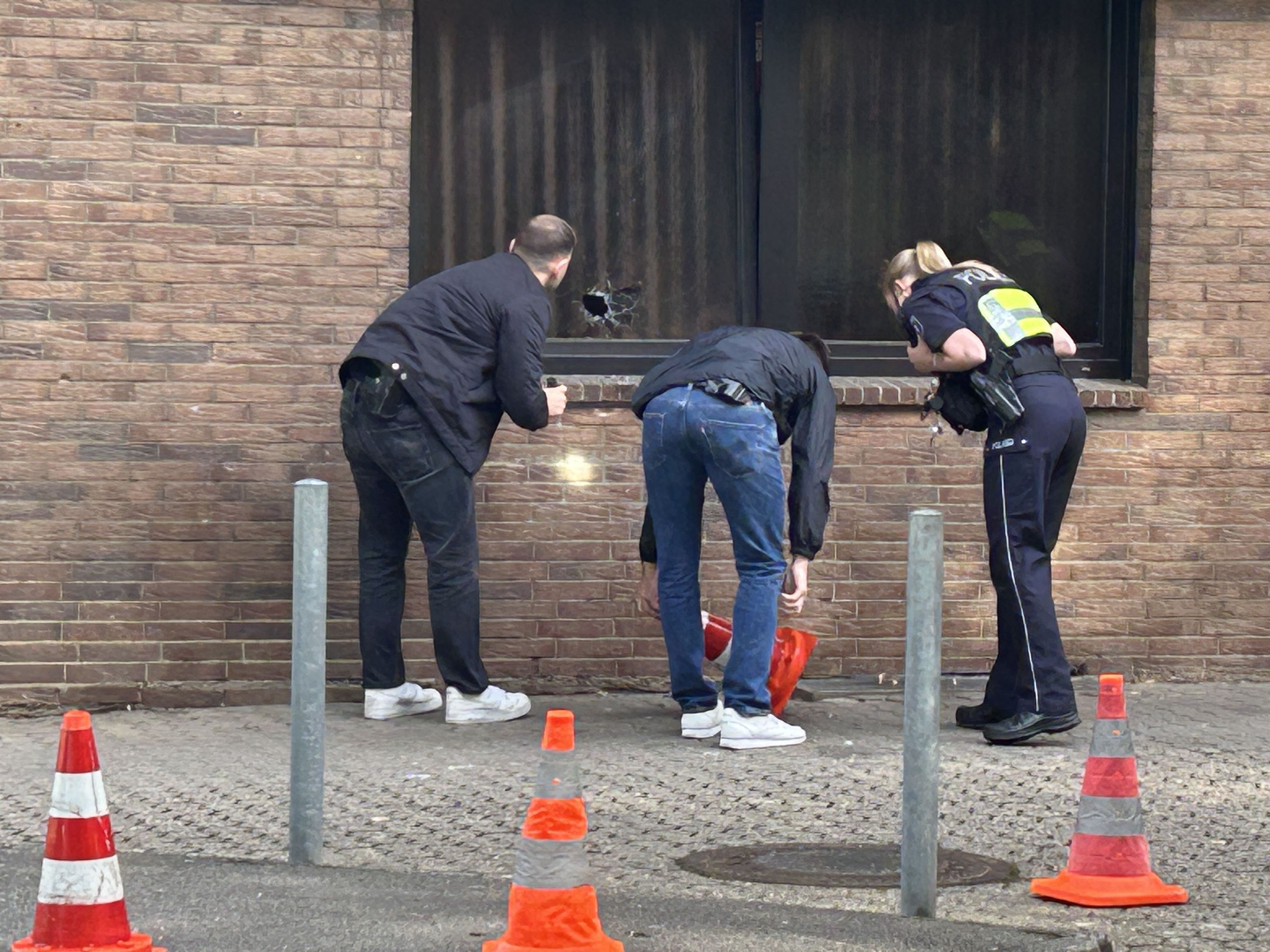Erneut gab es Schüsse auf einen Gastronomiebetrieb in Köln: Im Stadtteil Ostheim ist Anfang September eine Bar beschossen worden. (Archivbild)