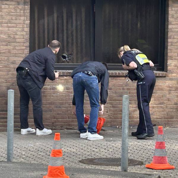 Erneut gab es Schüsse auf einen Gastronomiebetrieb in Köln: Im Stadtteil Ostheim ist Anfang September eine Bar beschossen worden. (Archivbild)