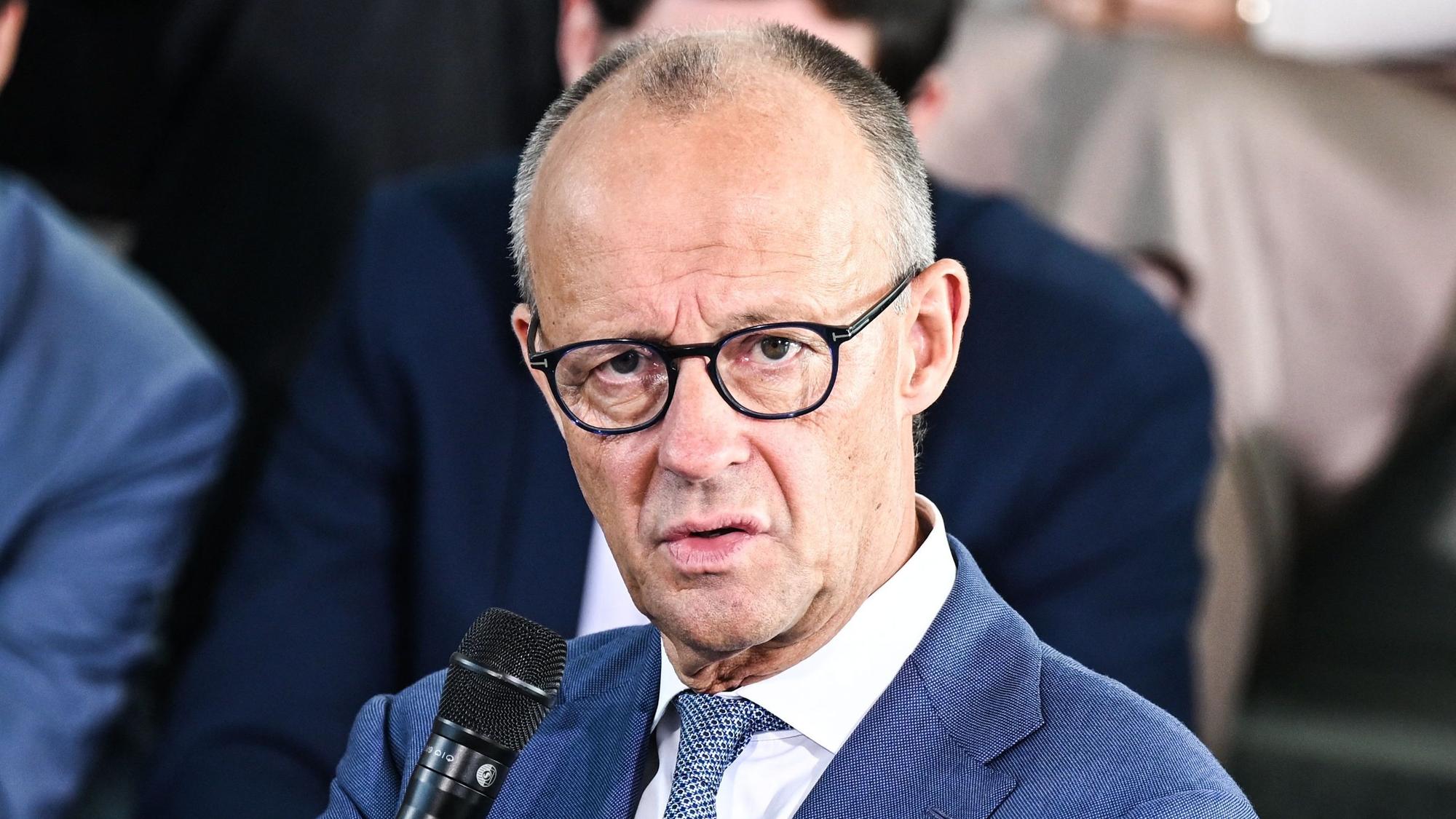 15.09.2026, Berlin: Bundeskanzler Friedrich Merz (CDU) spricht bei dem Empfang für die Preisträger des Bundeswettbewerbs „Jugend forscht“. Foto: Britta Pedersen/dpa +++ dpa-Bildfunk +++