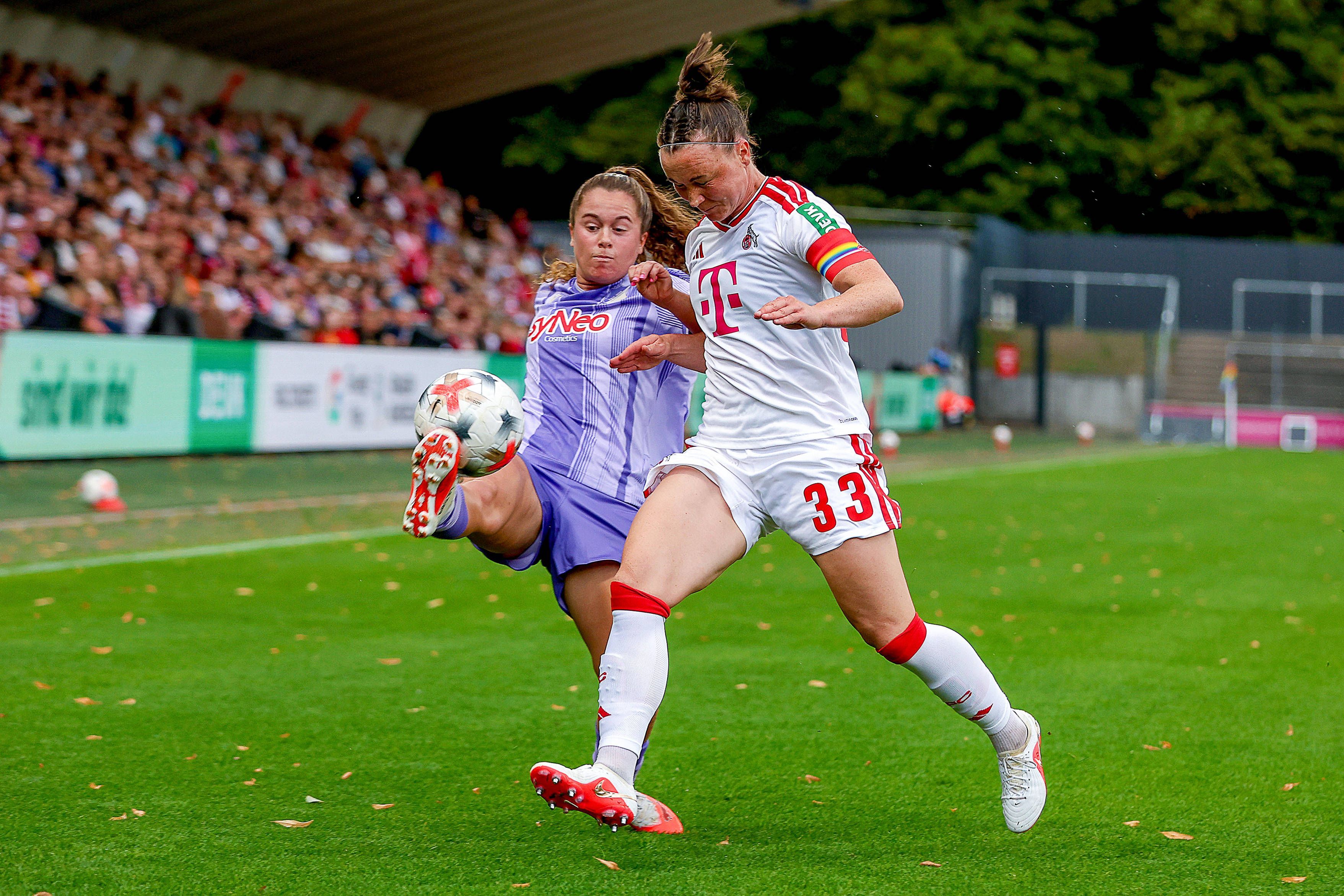 28.08.2026, xsscx, Frauen Fußball, 1. FC Köln - TSG Hoffenheim, 1. Fußball Bundesliga, 2. Spieltag, Franz-Kremer-Stadion, Saison 2027 2027: Laia Martret TSG Hoffenheim 21 im Zweikampf gegen Marina Hegering 1. FC Köln 33 DFB regulations prohibit any use of photographs as image sequences and or quasi-video. Photo: xSandraxScherningxPressefotoKochx Nordrhein-Westfalen Deutschland *** August 28, 2026, xsscx, Women s Soccer, 1. FC Köln vs. TSG Hoffenheim, Bundesliga 1, Matchday 2, Franz Kremer Stadium, 20272027 Season: Laia Martret TSG Hoffenheim, No. 21 in a tackle against Marina Hegering 1 FC Köln, No. 33. DFB regulations prohibit any use of photographs as image sequences and/or quasi-video. Photo: xSandraxScherningxPressefotoKochx, North Rhine-Westphalia, Germany