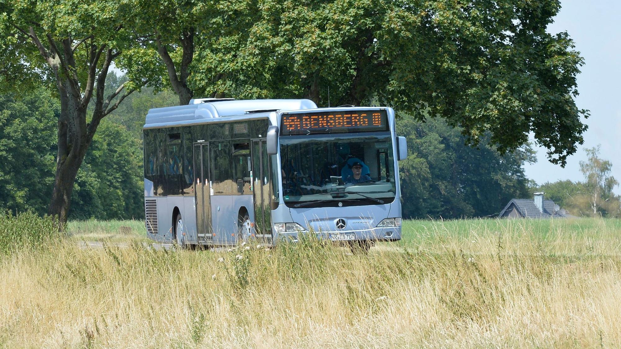 Bus zwischen Herkenrath und Spitze.