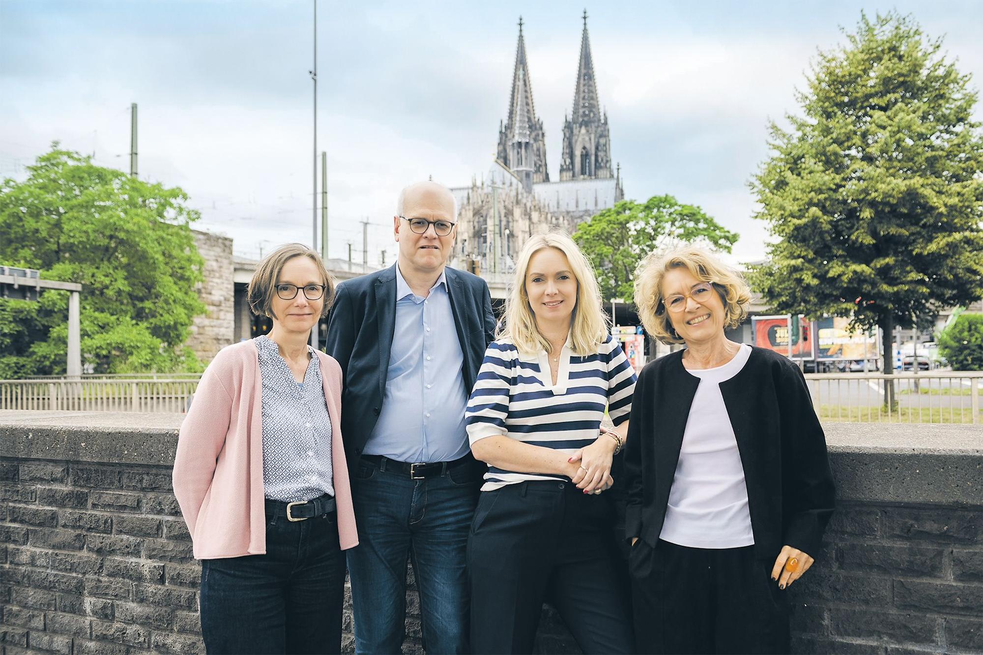 Das Team der „Rundschau“-Altenhilfe (von links): Regina Pude-Büsdorf (Schatzmeisterin), Dr. Raimund Neuß (stv. Vorsitzender), Julia Heinen (Vorsitzende), Stefanie Teufel (Geschäftsführerin).