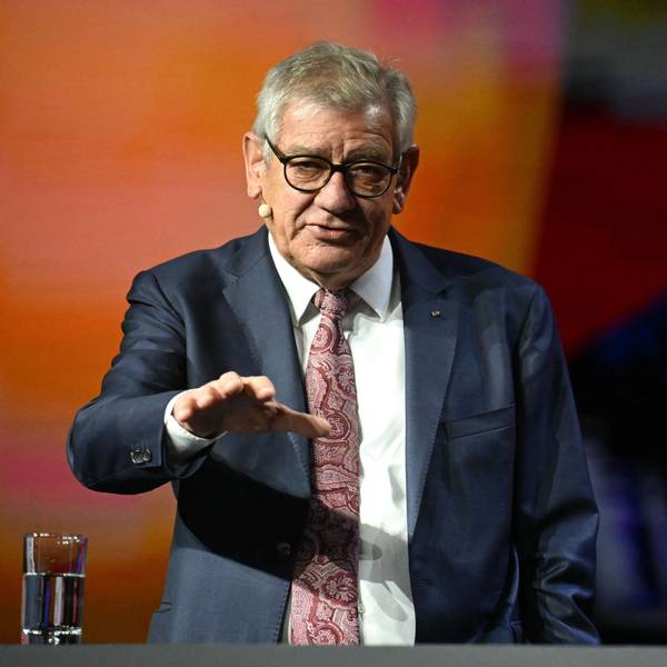 NRW-Unternehmerpräsident Arndt G. Kirchhoff spricht auf einer Podiumsdiskussion während der Industriemesse Hannover Messe.