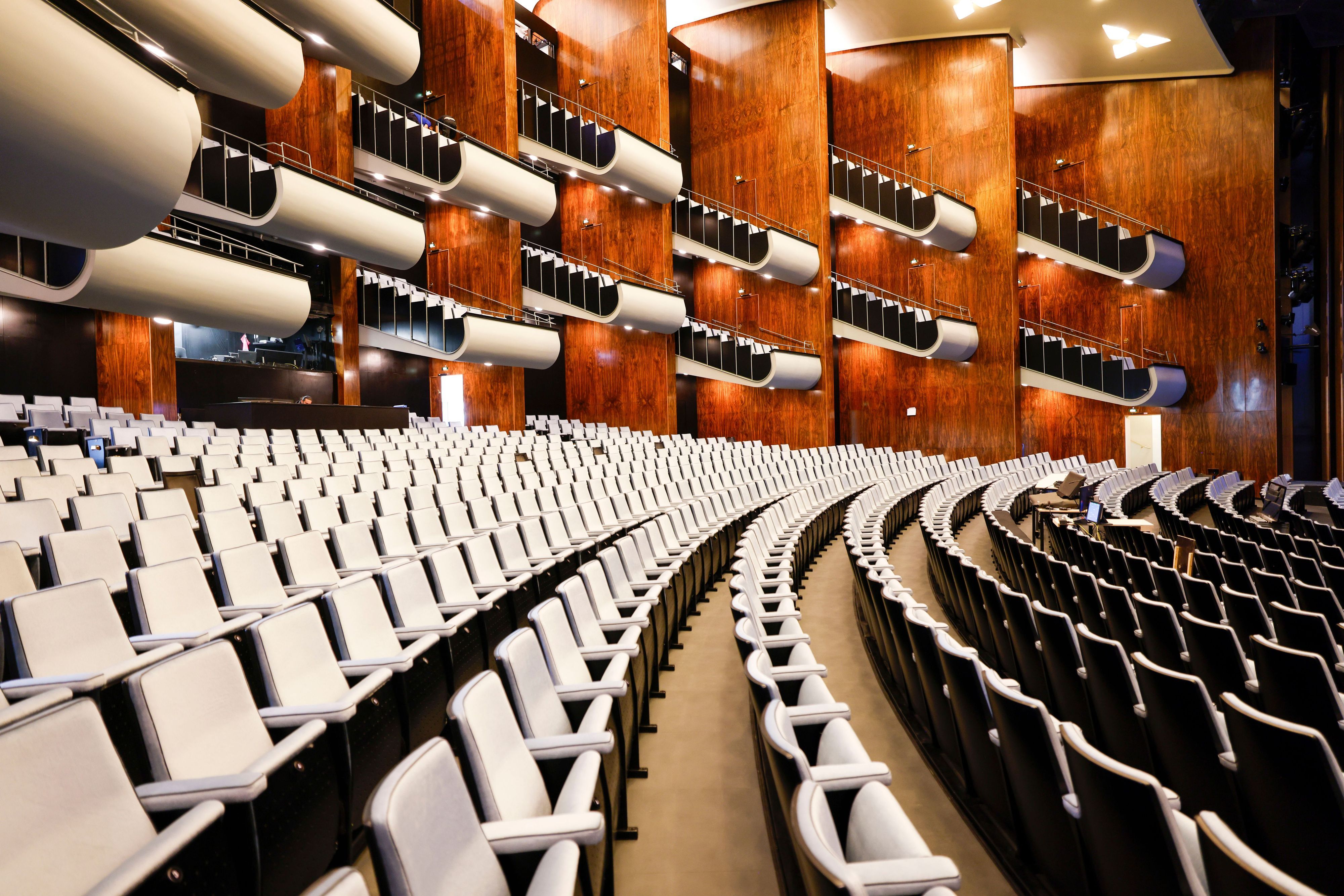 Blick in den sanierten Opernsaal