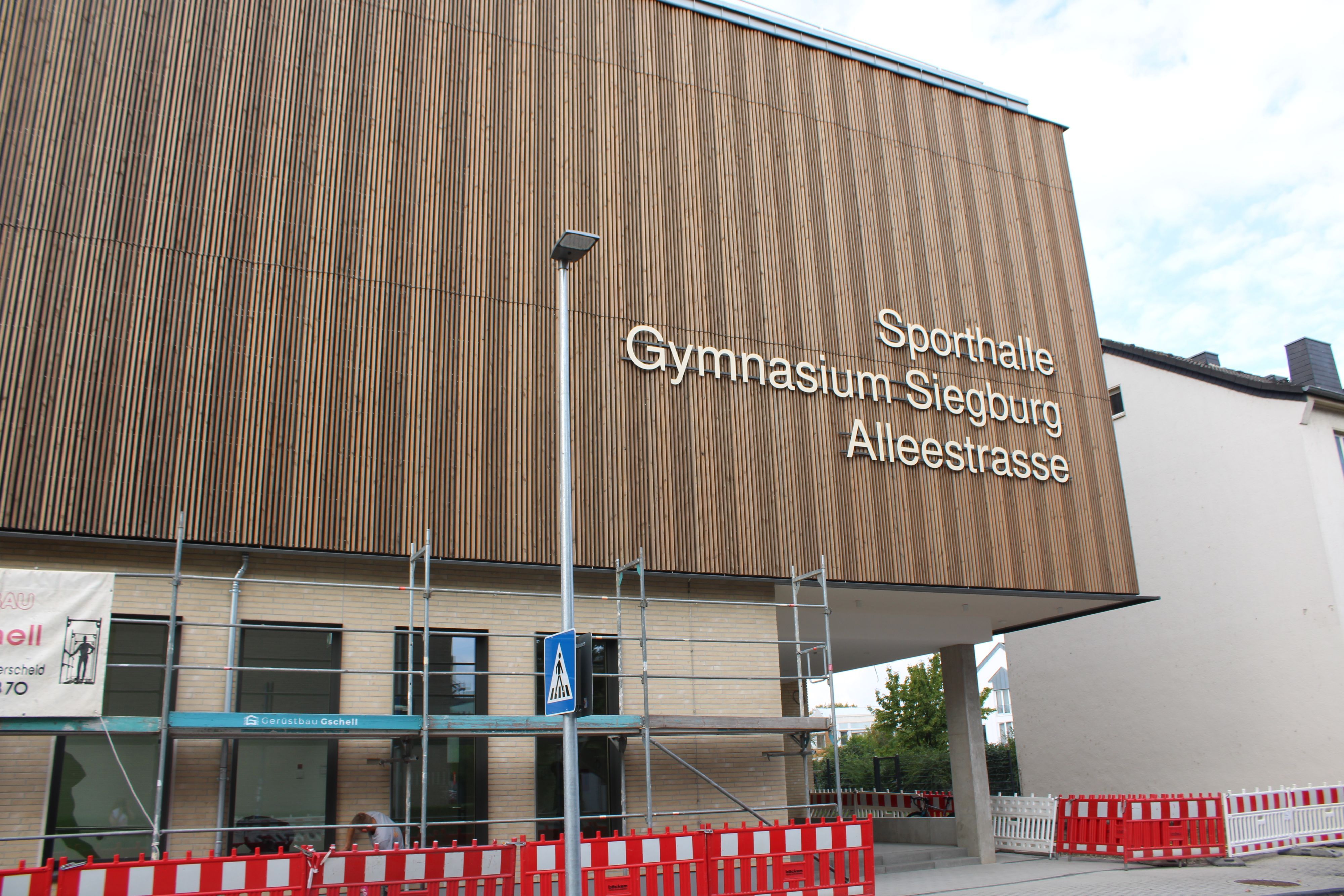 Neue Vierfachturnhalle für das Gymnasium Alleestraße in Siegburg eröffnet