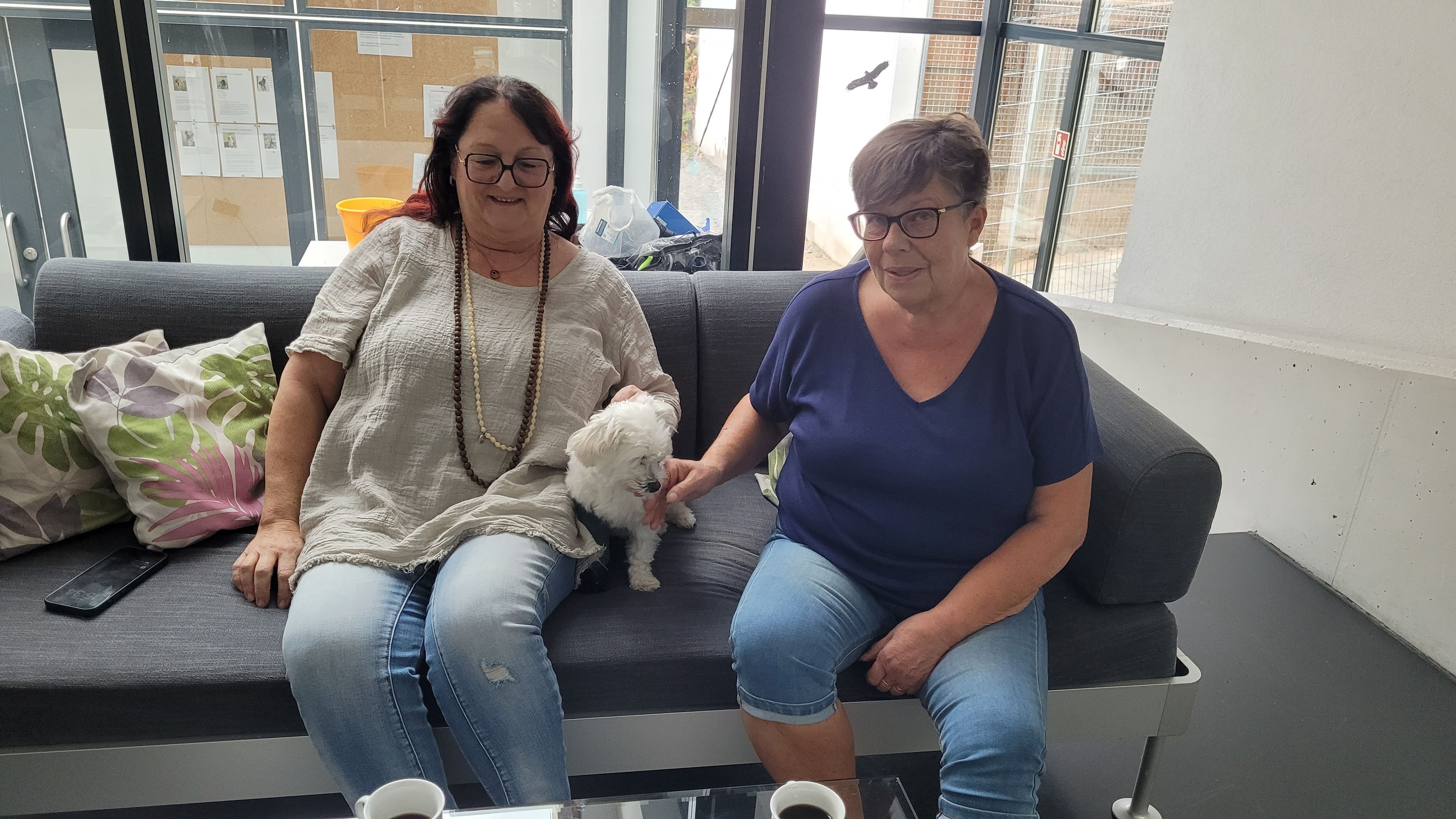Die Vorsitzende Karla Brandenburg (l.) mit  Liane Ossenbach (Vorstandsmitglied)