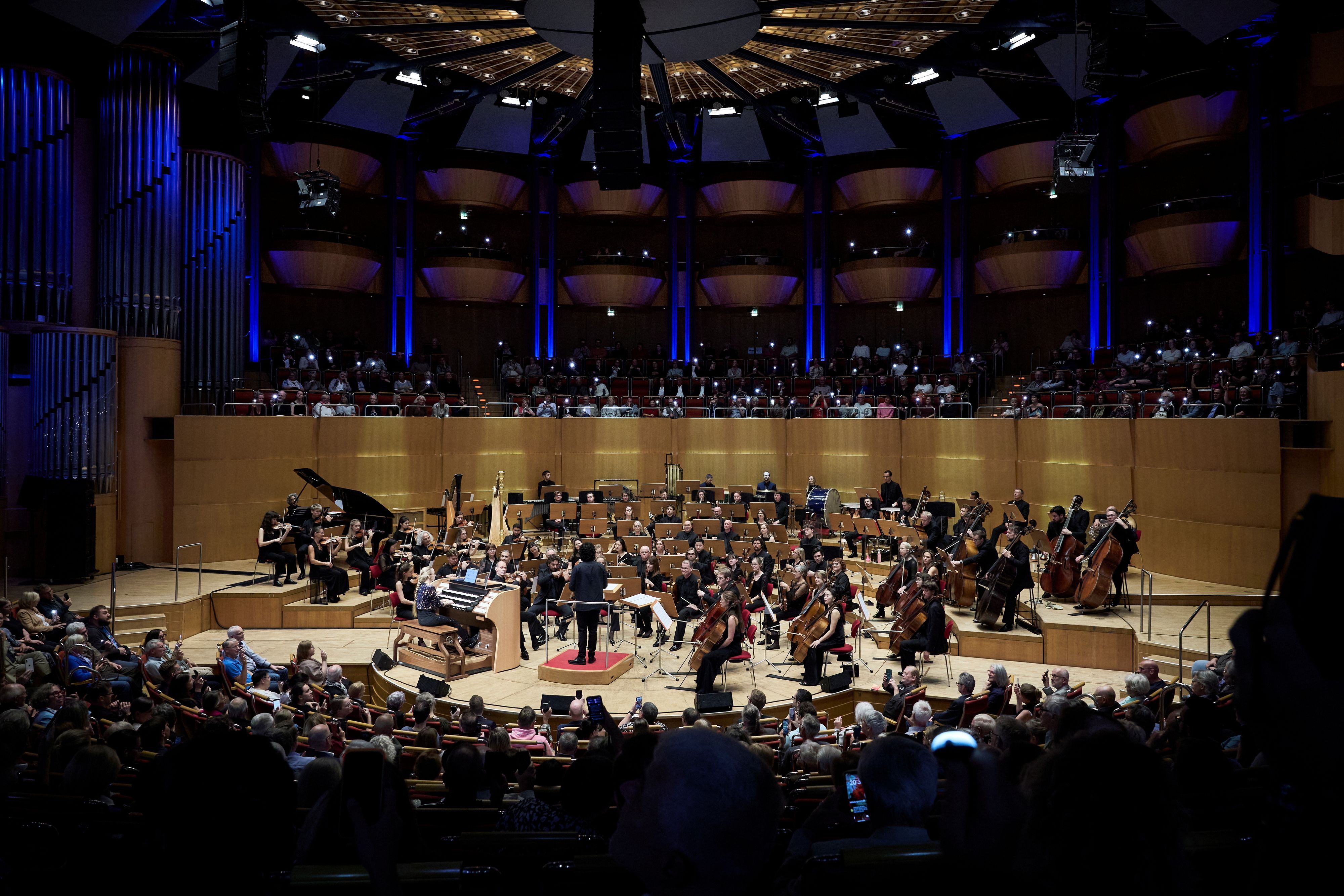 Blick auf das Orchester