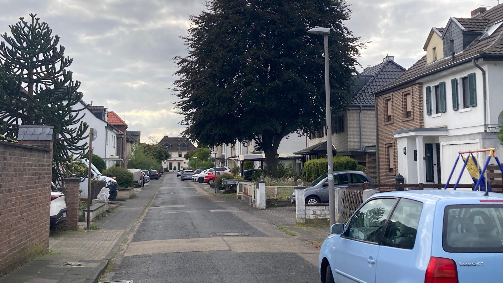 Ein Stück Köln: Der Blick von der Volkhovener Straße in die Pulheimer Straße.