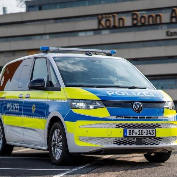 Bundespolizei stoppt Mann mit gefälschtem Visum am Flughafen.