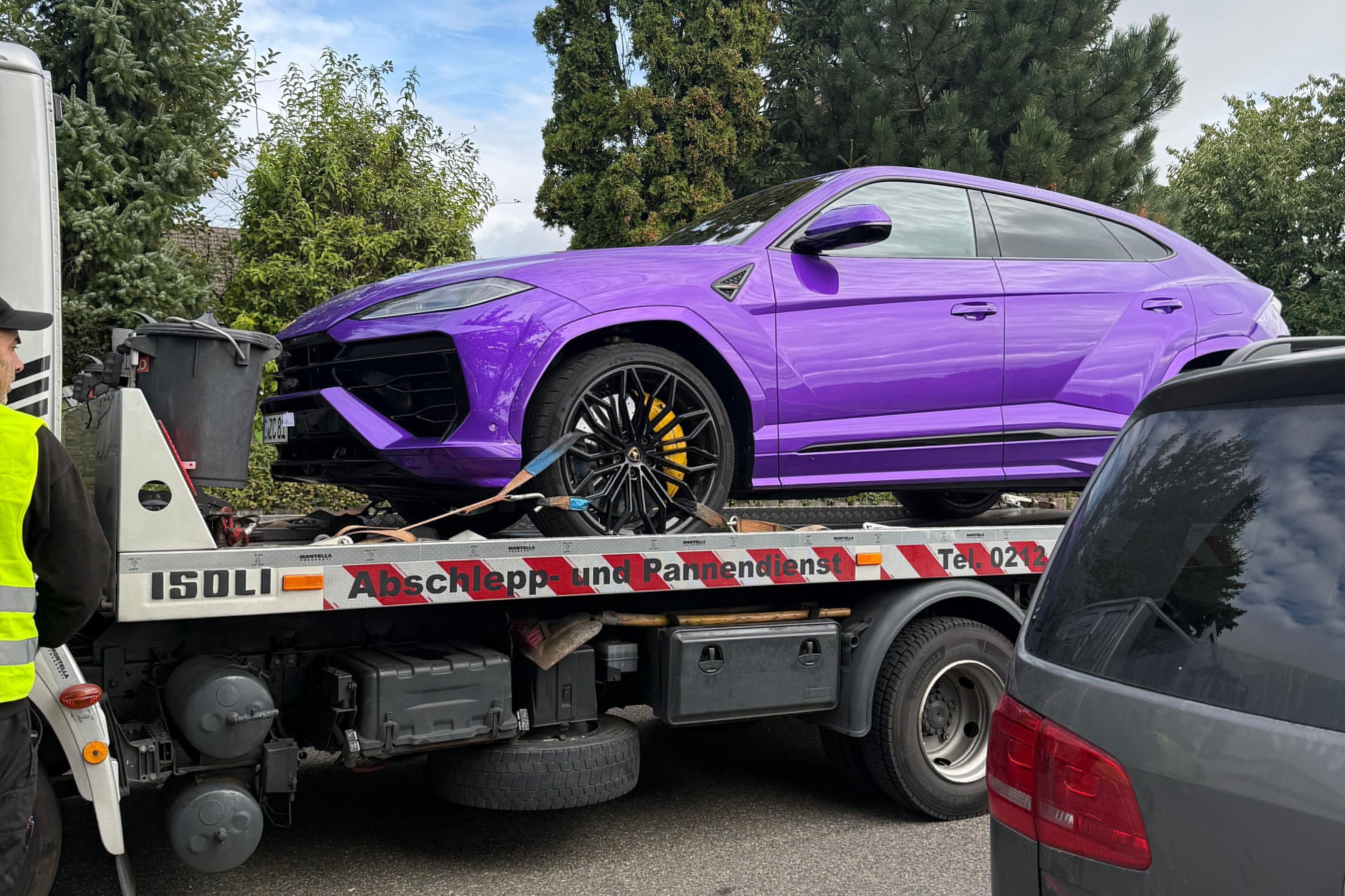 Auch diesen Luxusschlitten nahm die Polizei bei der Razzia auf den Haken.