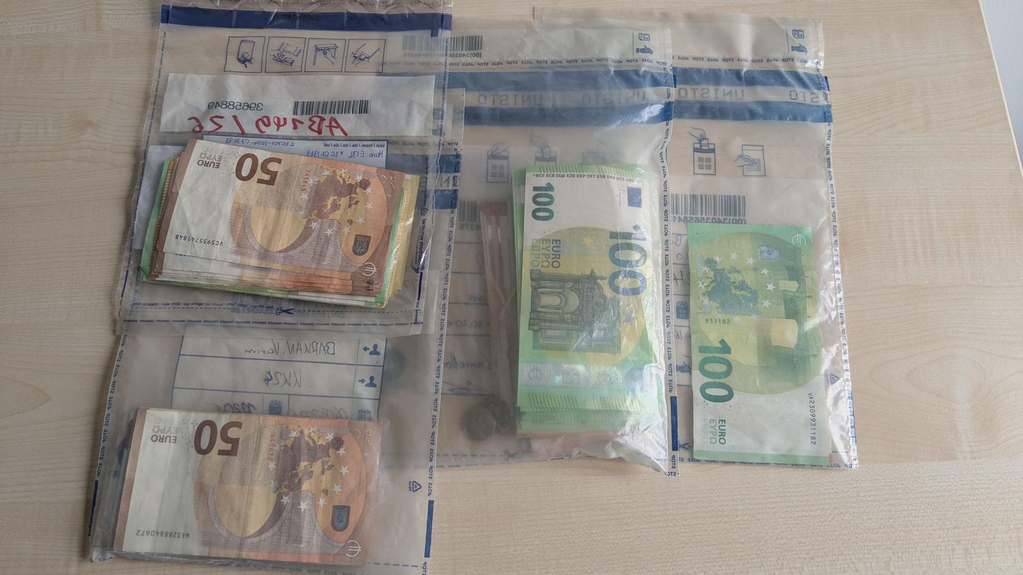Rund 51.000 Euro Bargeld wurde sichergestellt.