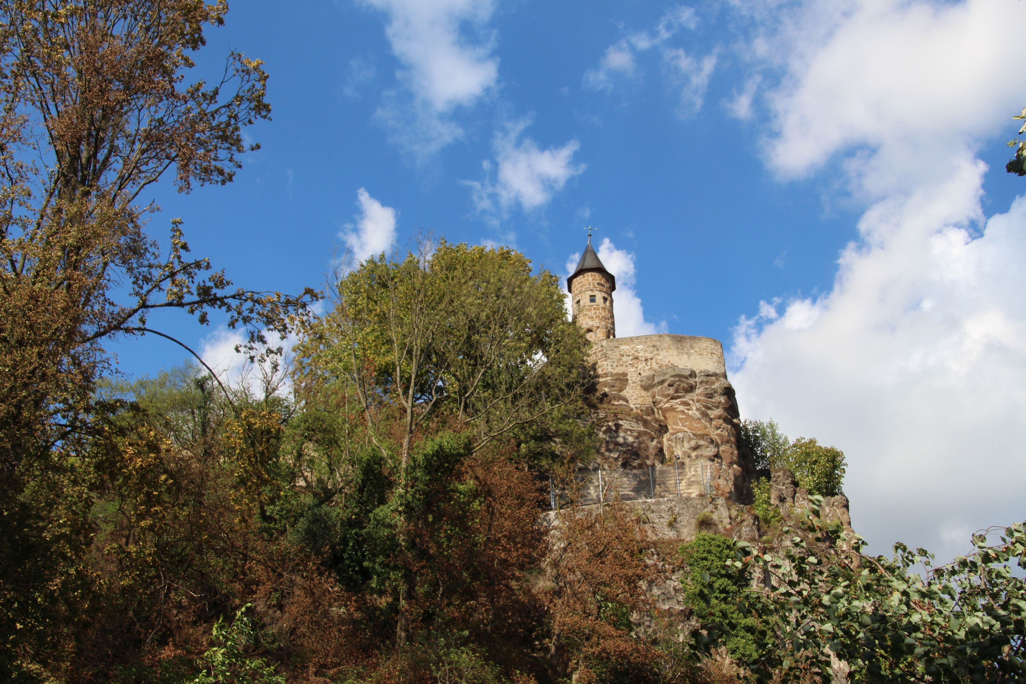 Das Johannistürmchen auf dem Michaelsberg in Siegburg.