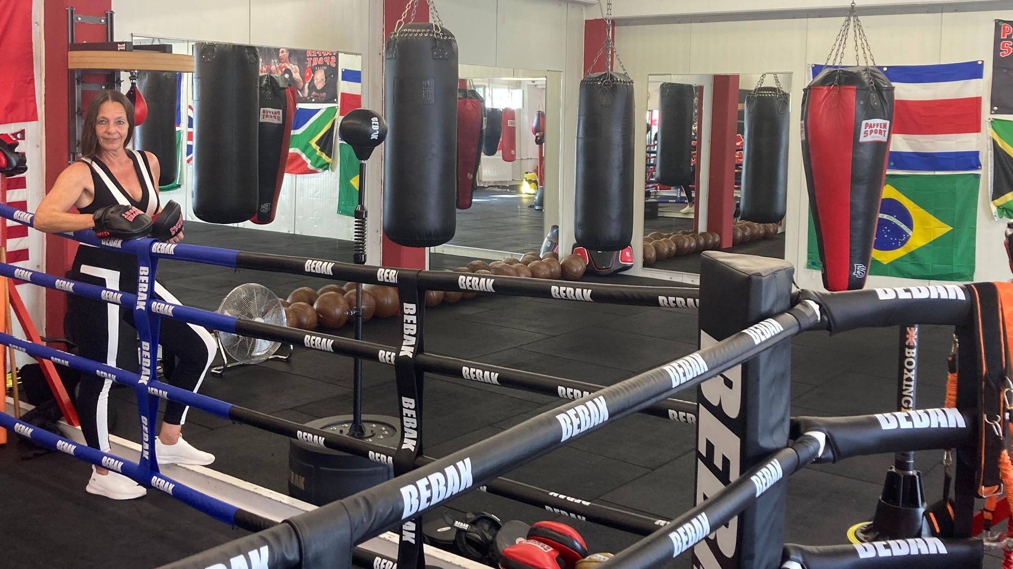 Diana Yazici-Neubert im Boxring vom Studio „Atis Box Gym e.V.",
