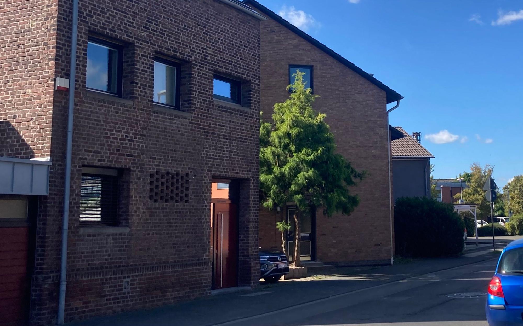 Zwischen Getränkehandel und Boxclub: modernes Wohnen an der Wesselinger Straße.