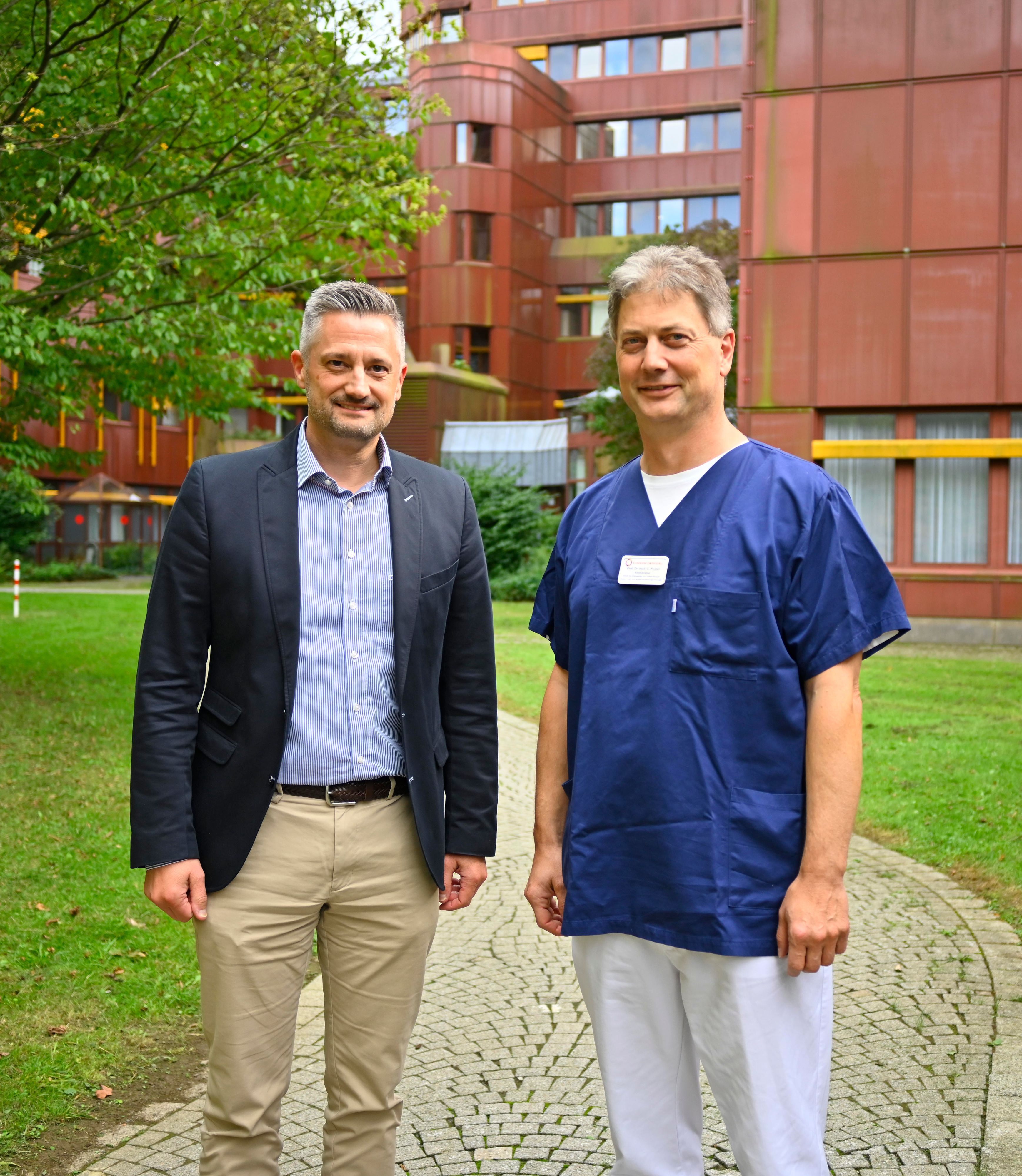 Sascha Klein und Prof. Christian Probst (r.) gehen davon aus, dass es weitere Hitzewellen geben wird.