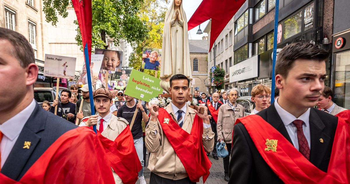 Kundgebung in Köln: Weniger Menschen als erwartet beim „Marsch für das ...