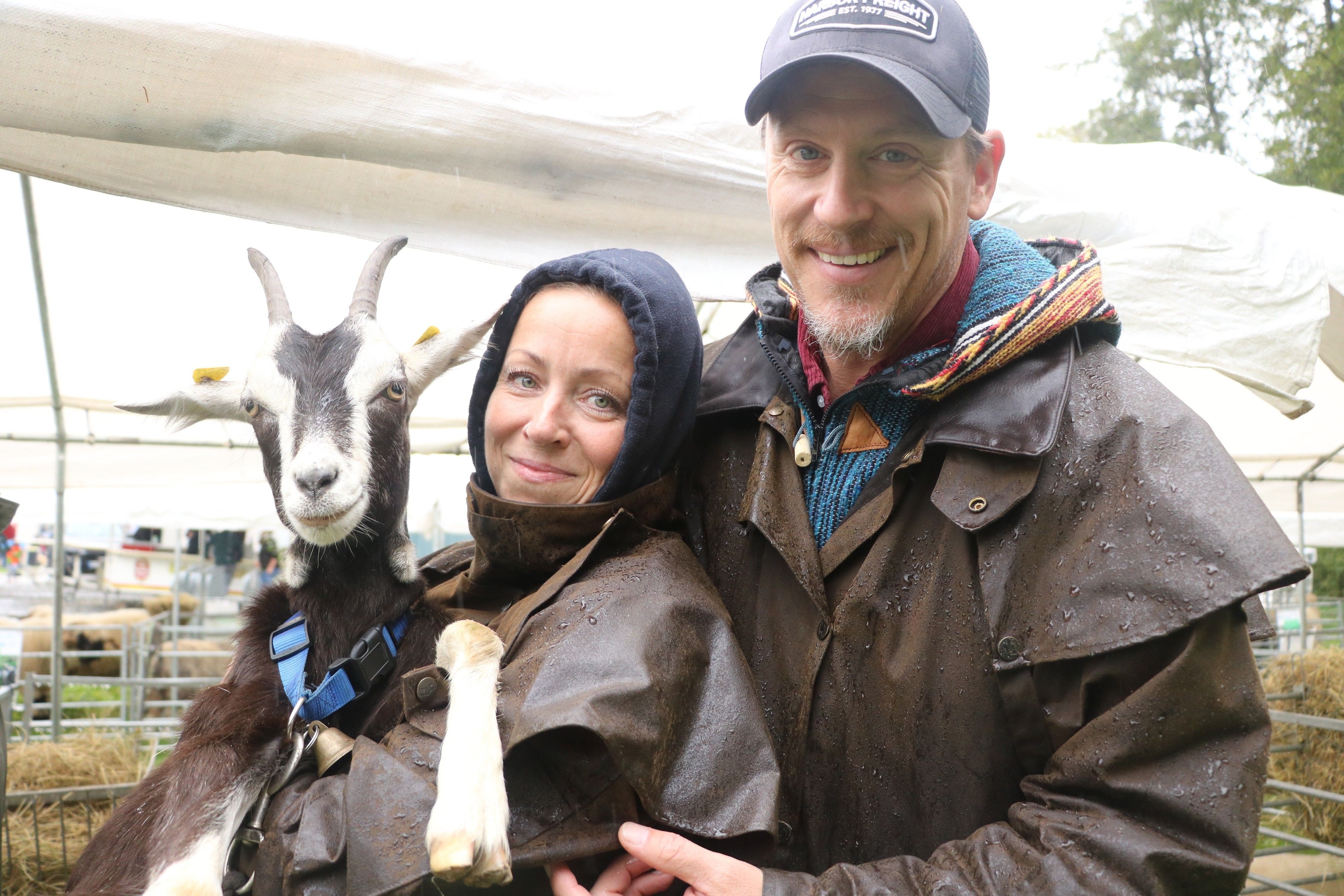 Schäferin Anna LaCasse und Schäfer Alexander Kirschstein mit Lou Lou