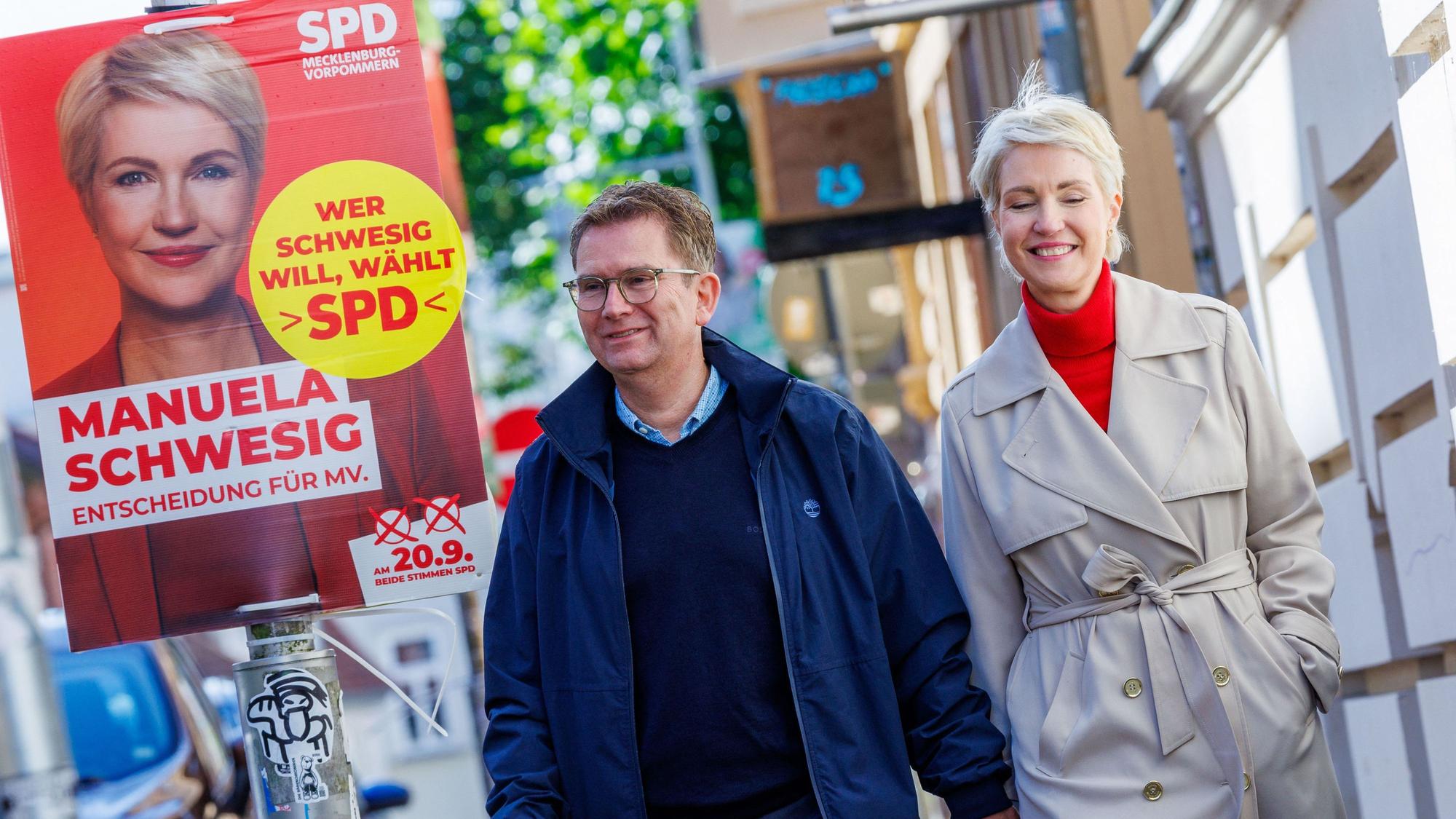 Schwerin: Manuela Schwesig geht mit ihrem Mann Stefan zur Stimmabgabe für die Landtagswahl in Mecklenburg-Vorpommern.