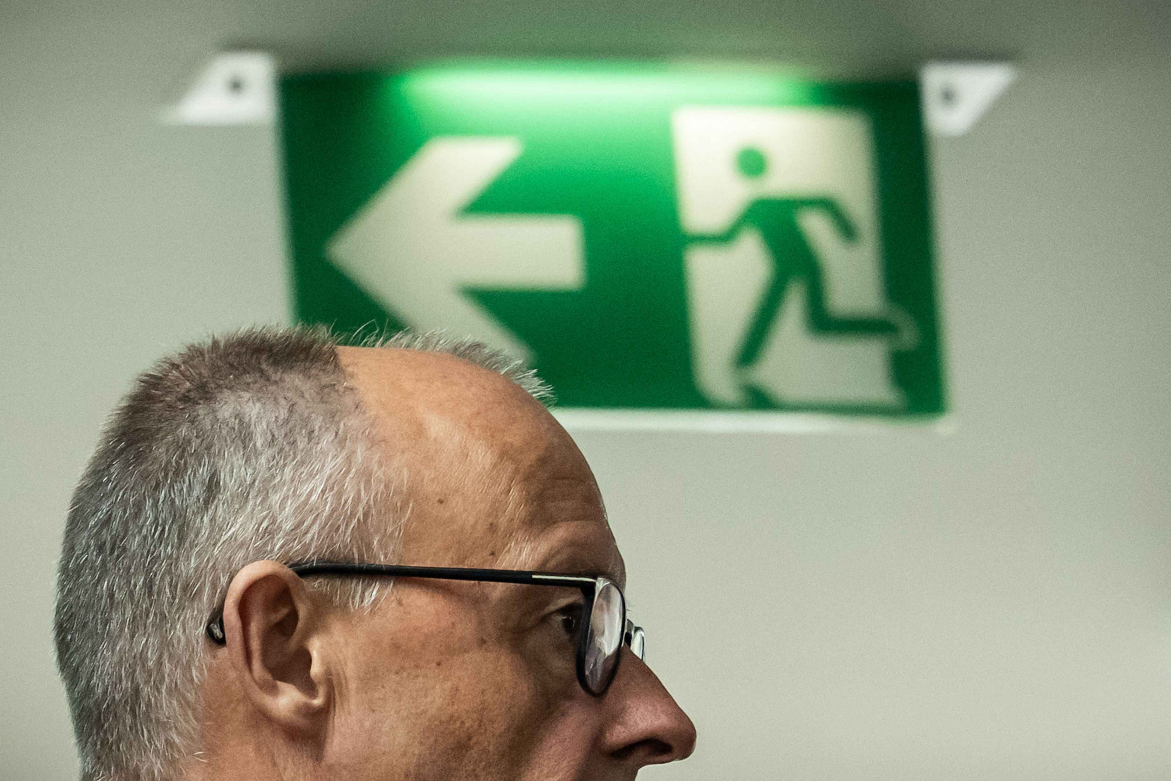 Bundeskanzler Friedrich Merz (CDU) geht nach den Landtagswahlen zur Sitzung des Bundesvorstands im Konrad-Adenauer-Haus.